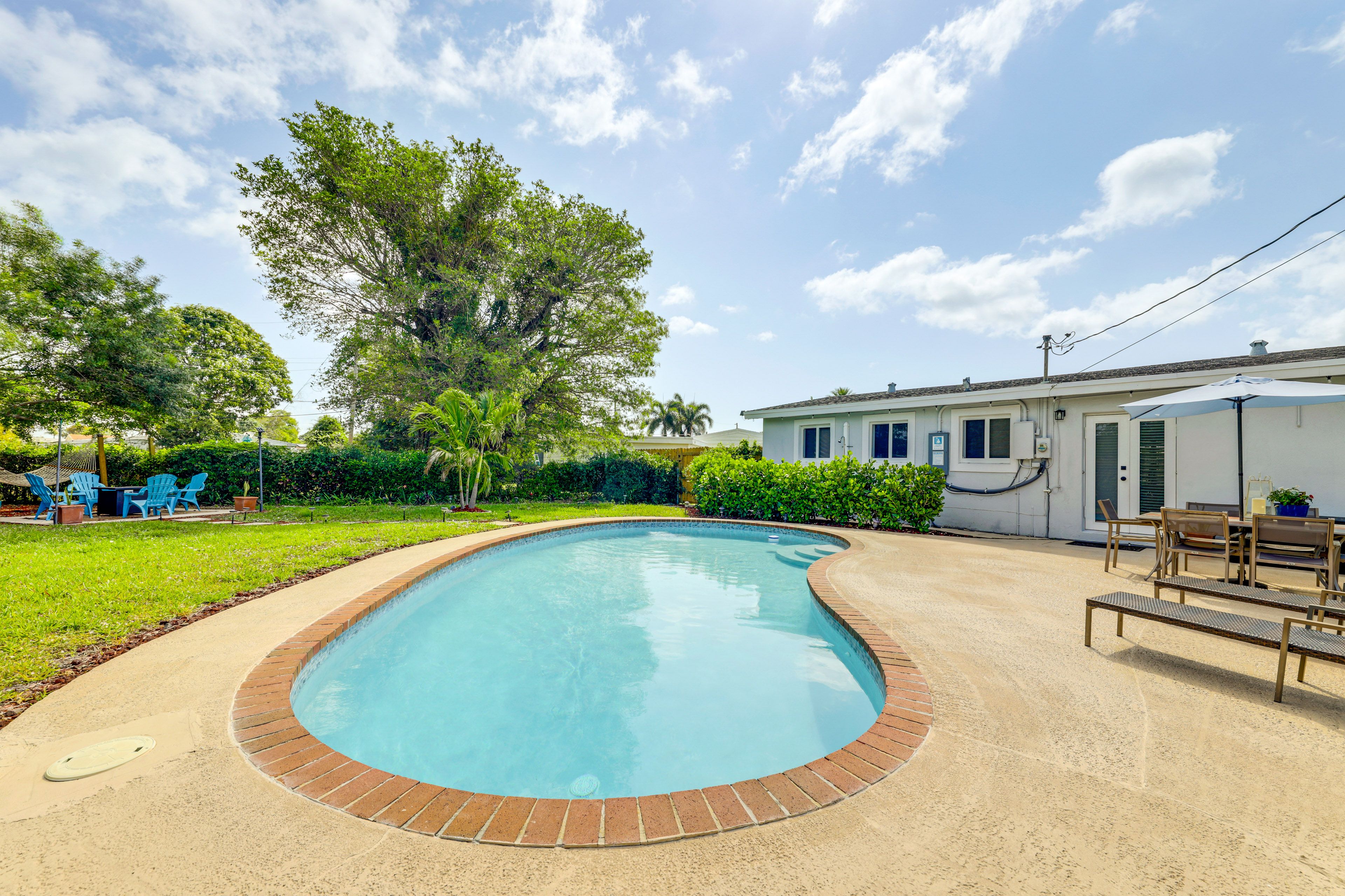 Private Outdoor Pool | Dining Area | Loungers