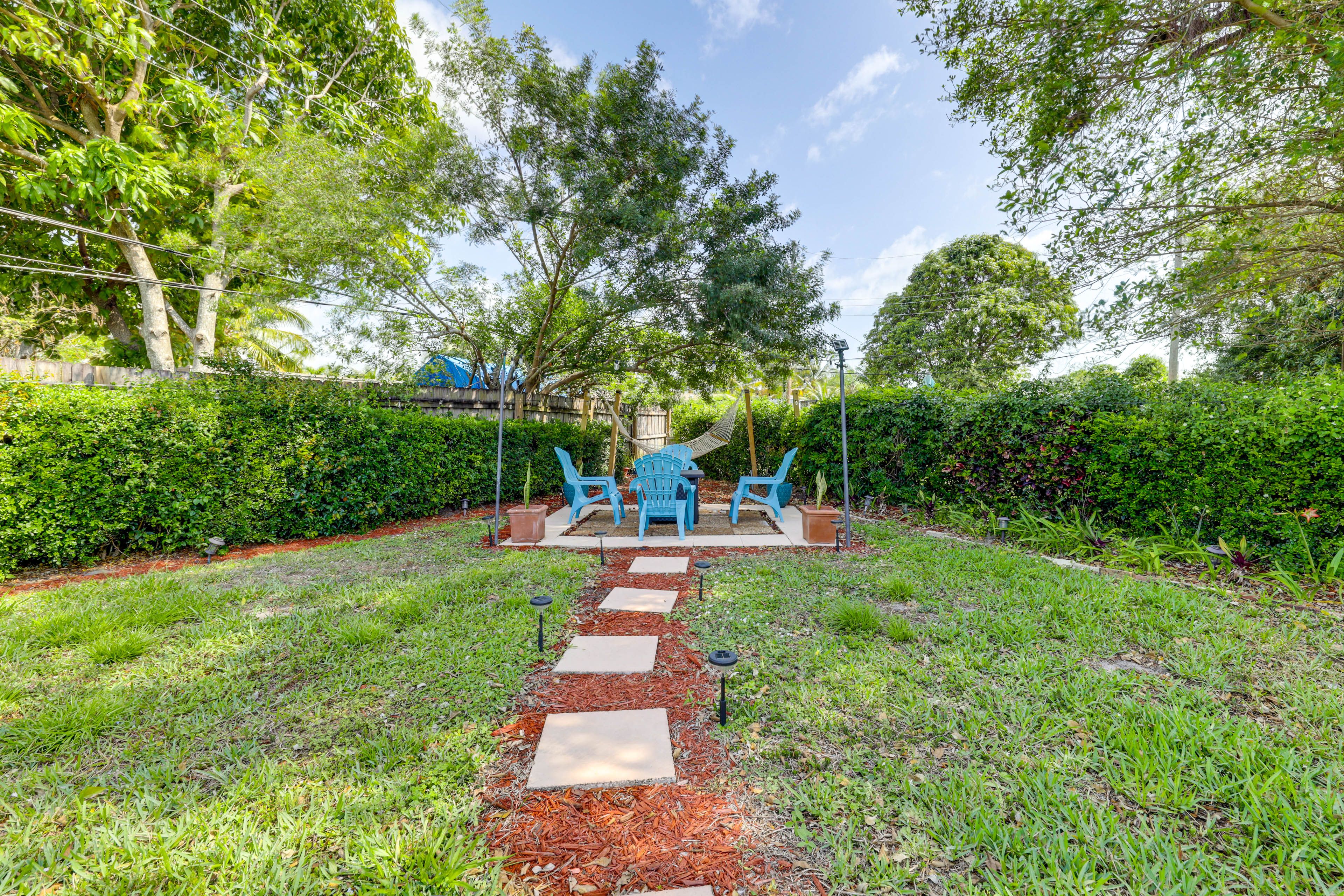 Patio | Fire Pit | Hammock