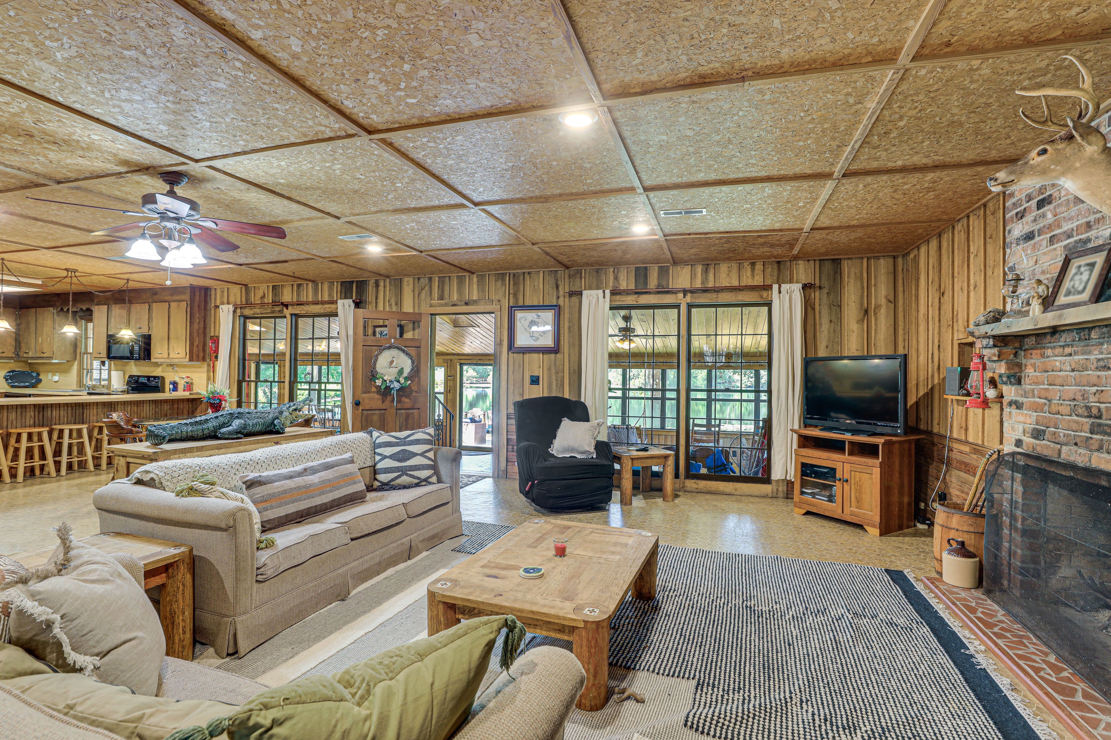 Living Room | Queen Sleeper Sofa | Central Air Conditioning & Heating