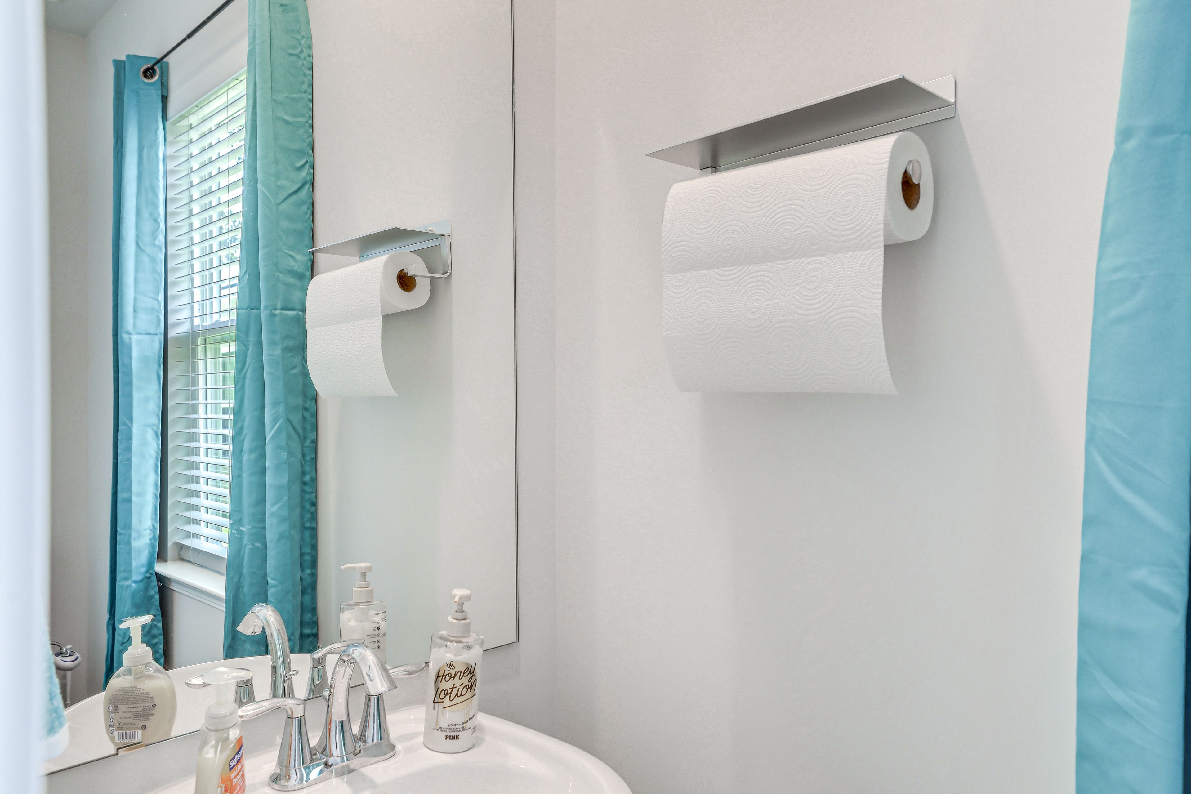 Half Bathroom | 1st Floor