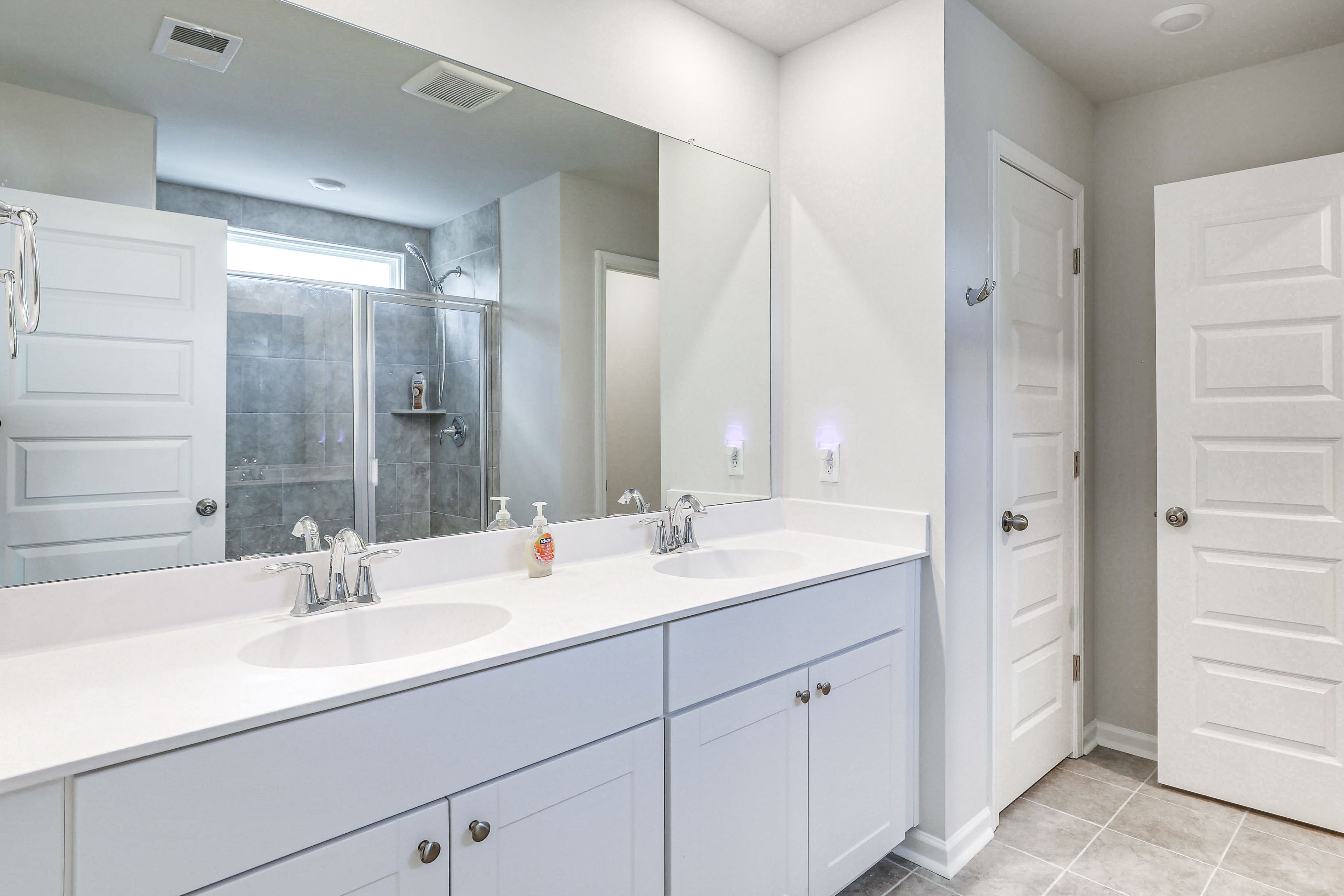 Bathroom | Complimentary Toiletries | 2nd Floor