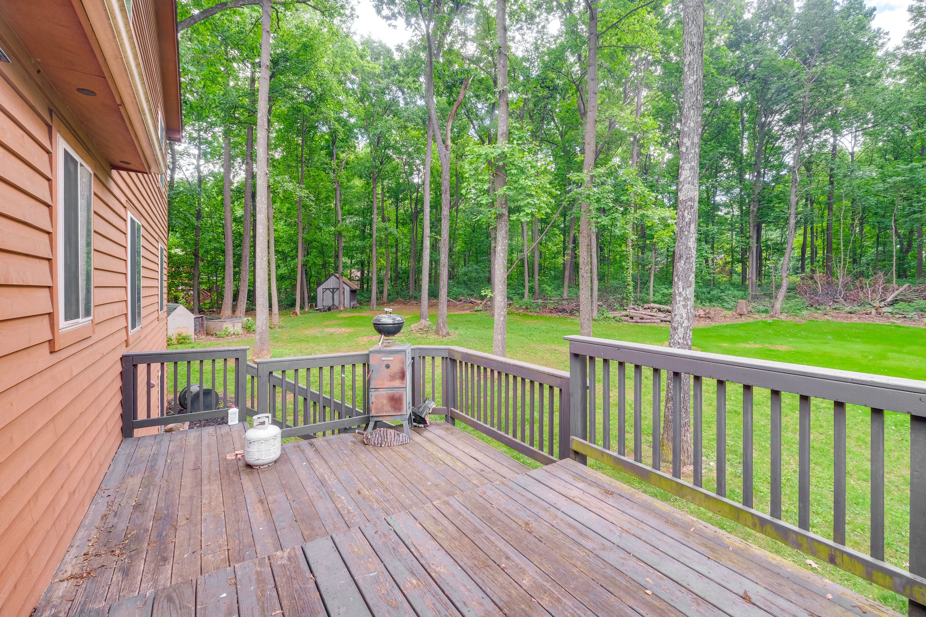 Private Deck | Charcoal Grill