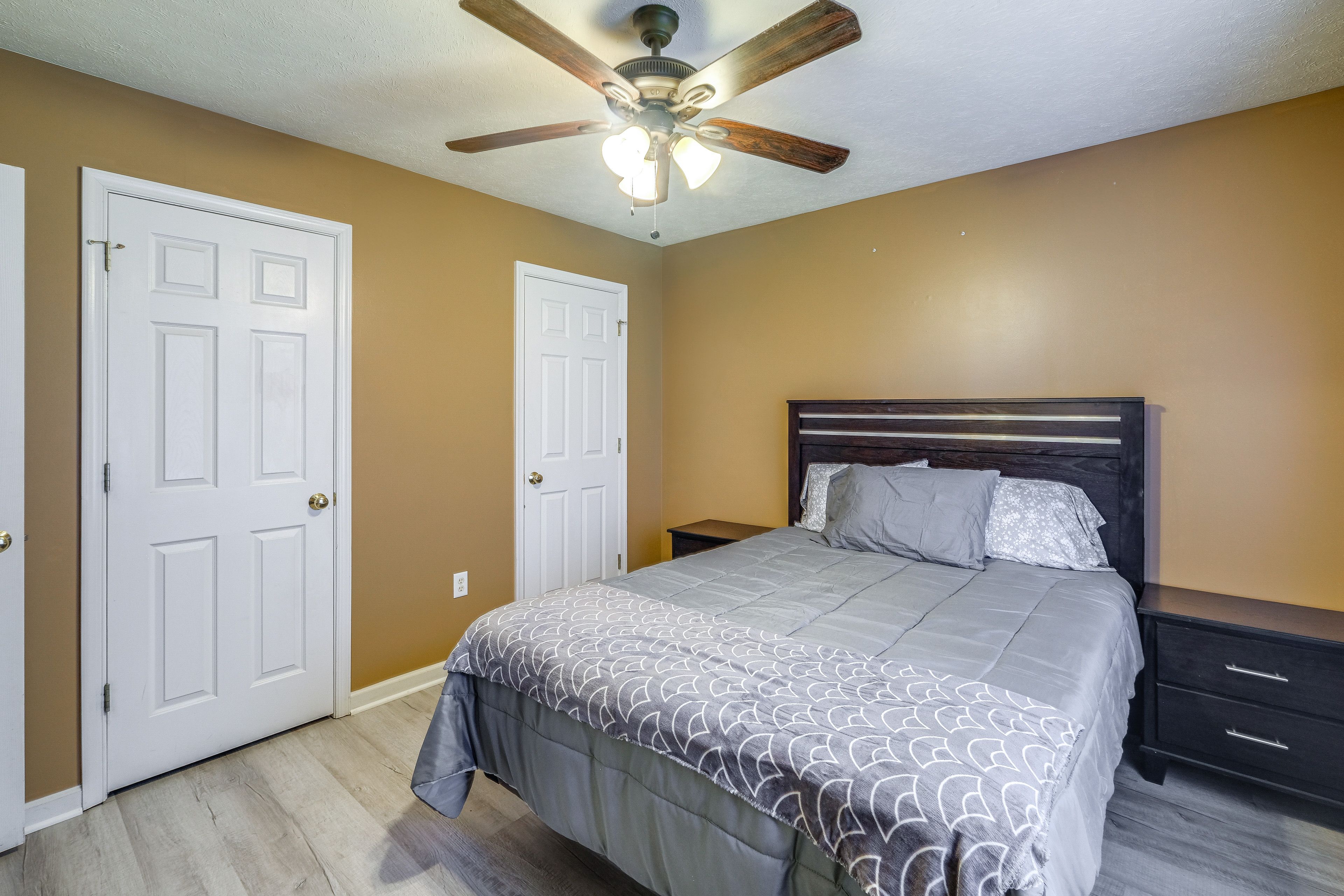 Bedroom 2 | Queen Bed | 1st Floor