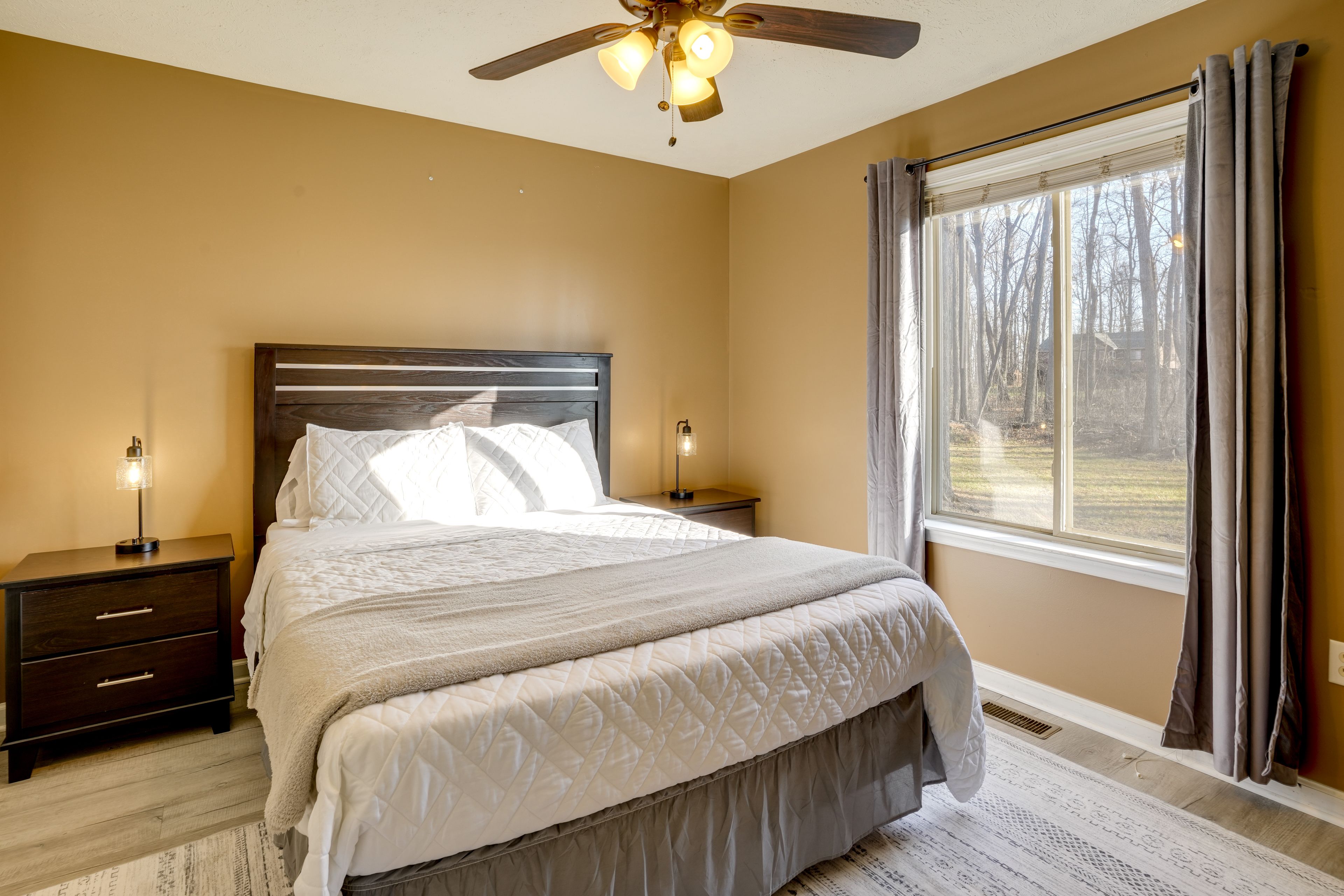 Bedroom 2 | Queen Bed | 1st Floor