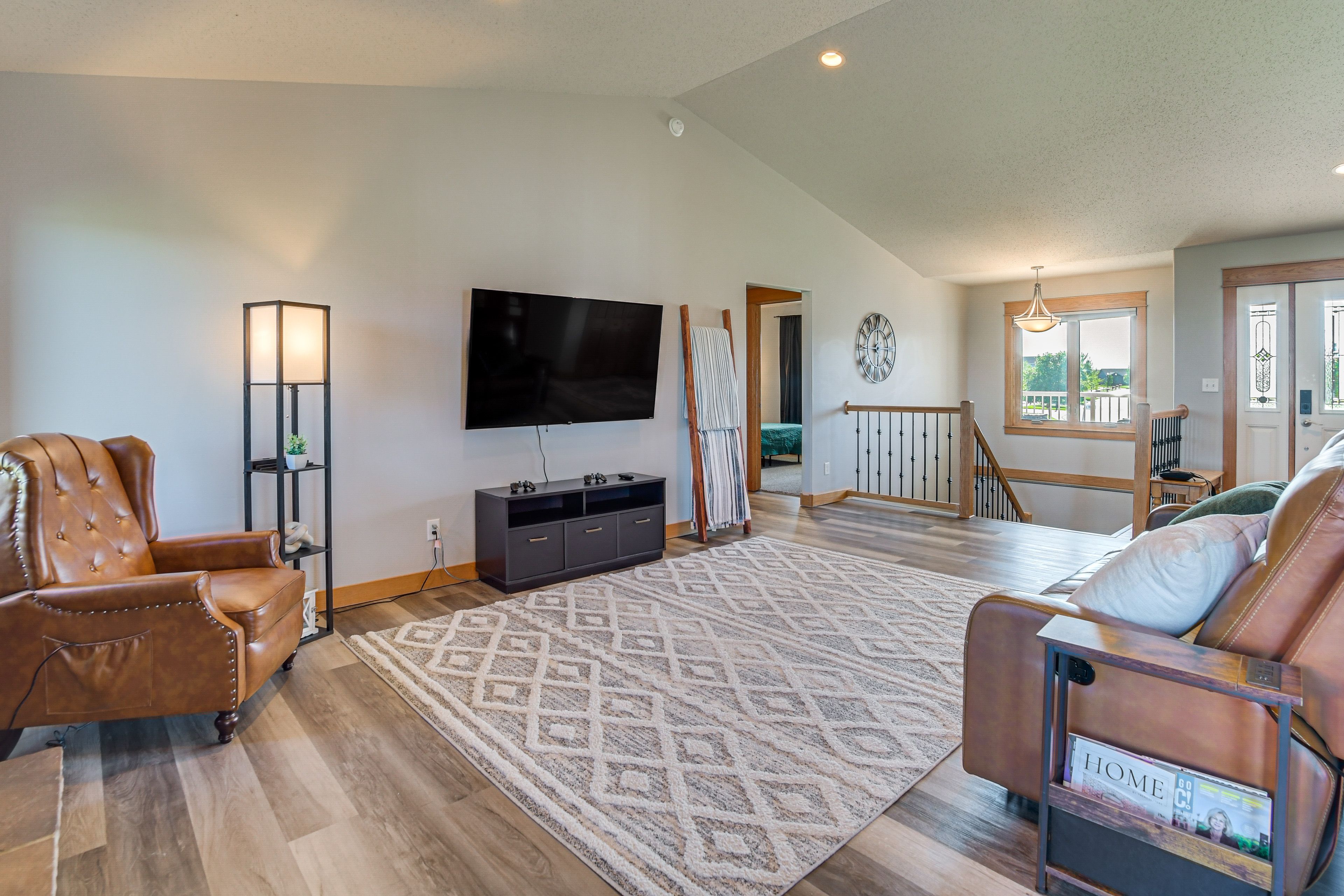 Living Room | Smart TV | Free WiFi | 1st Floor