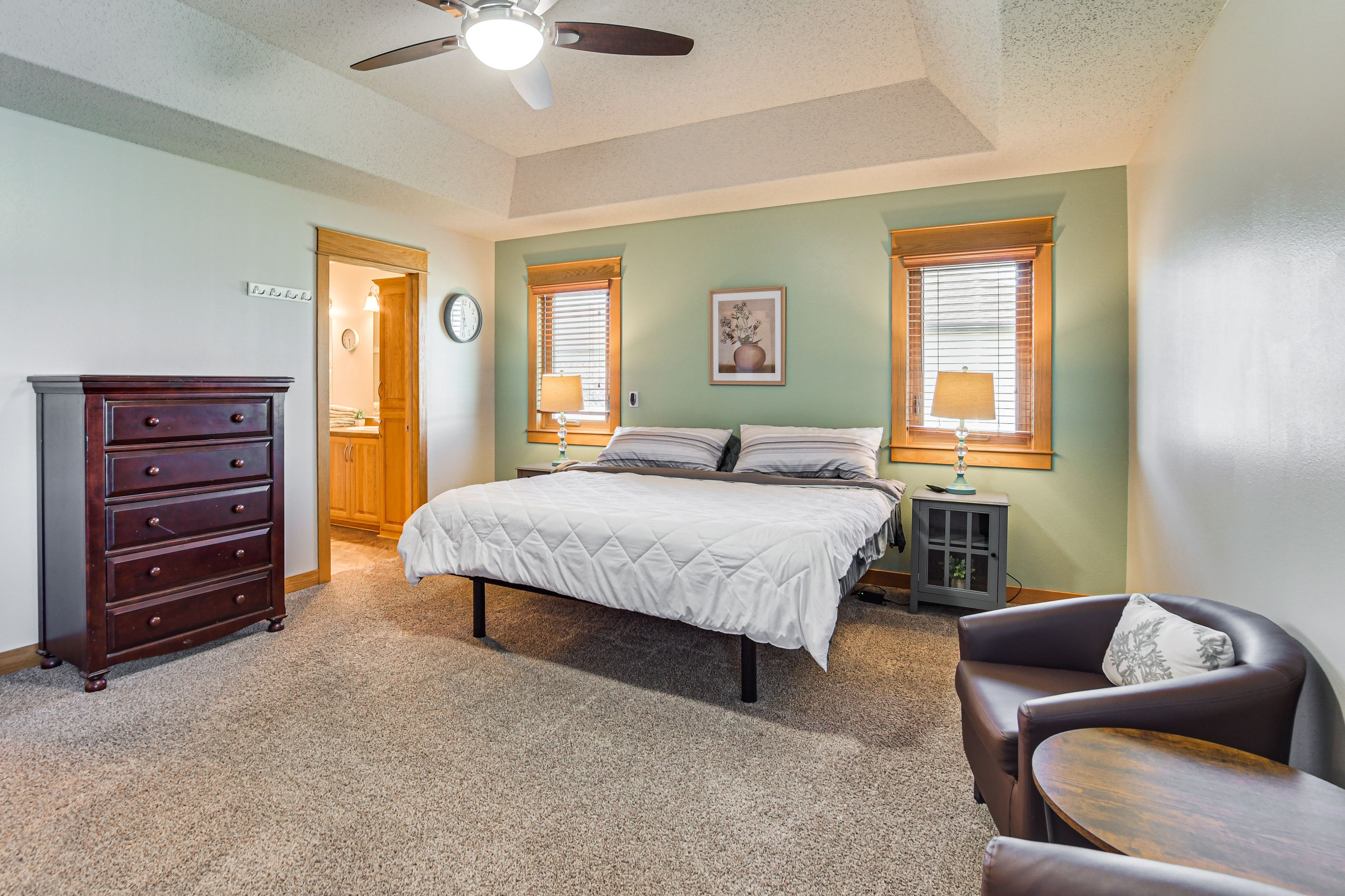 Bedroom 1 | King Bed | 1st Floor