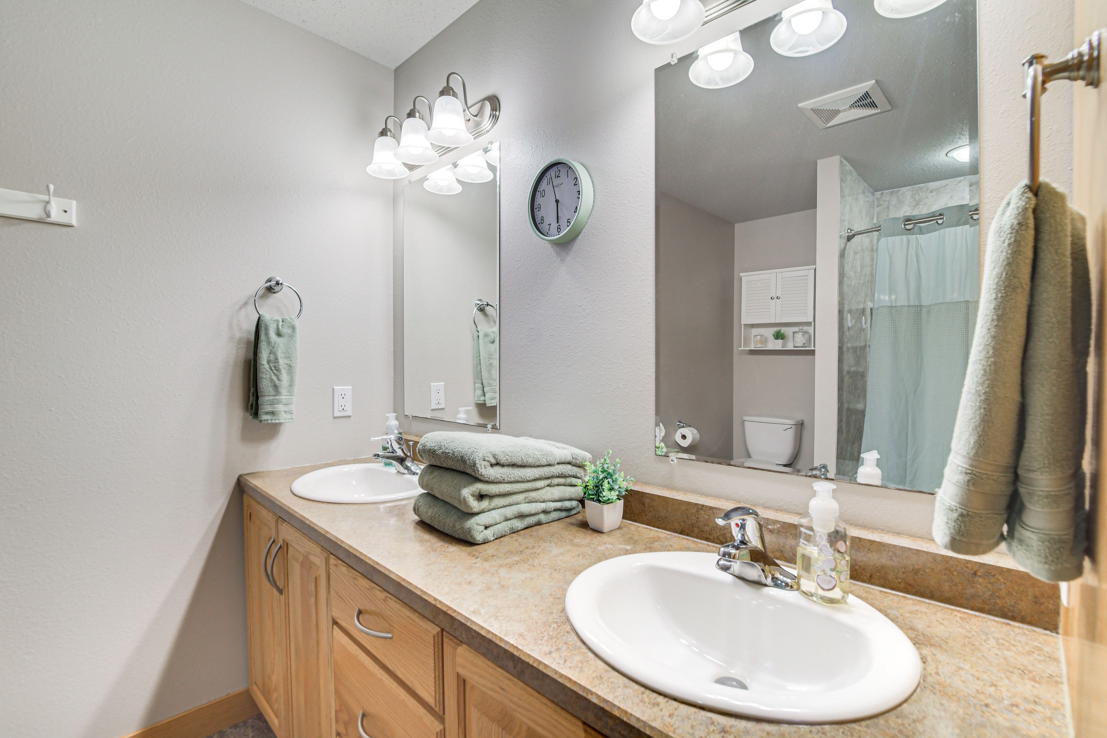 Bathroom | Complimentary Toiletries | 1st Floor