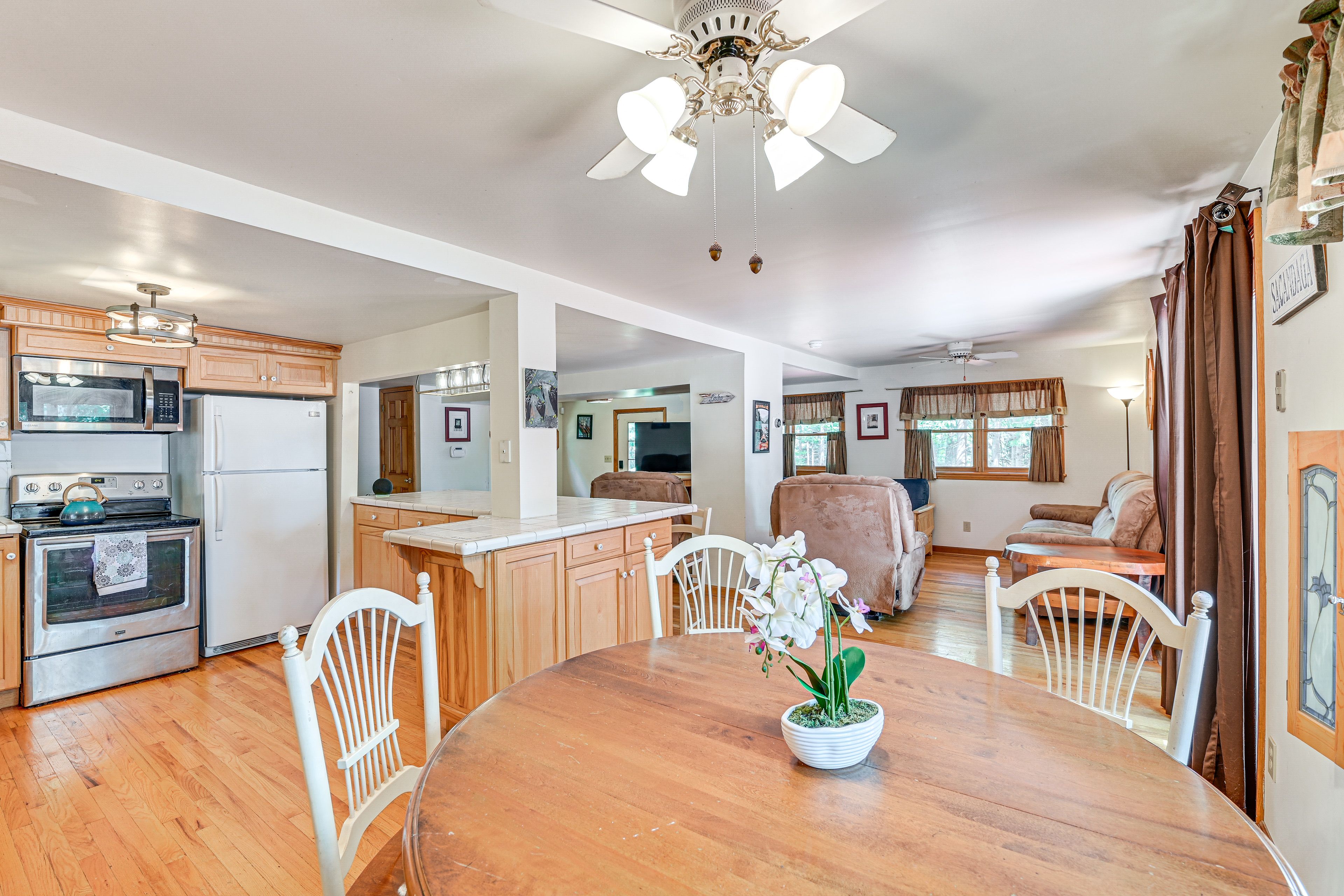 Living Space | 1st Floor | Central A/C & Heating | Free WiFi