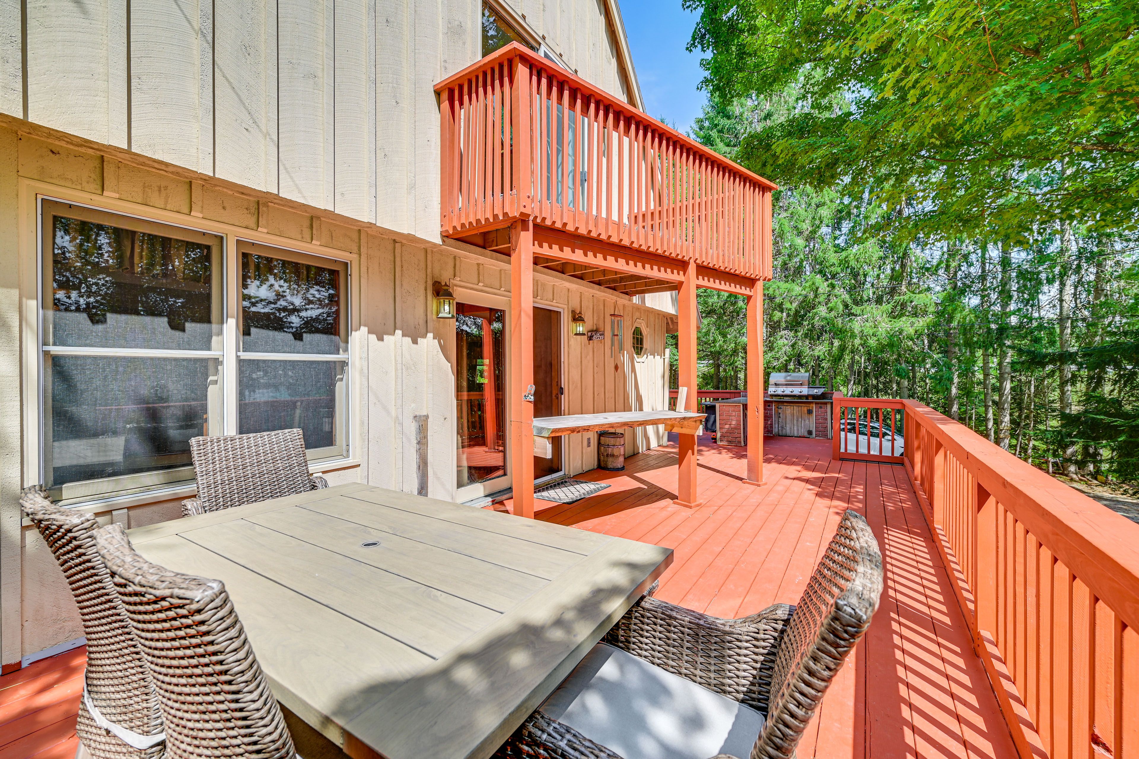 Wraparound Deck w/ Dining Set | 2nd-Floor Balcony