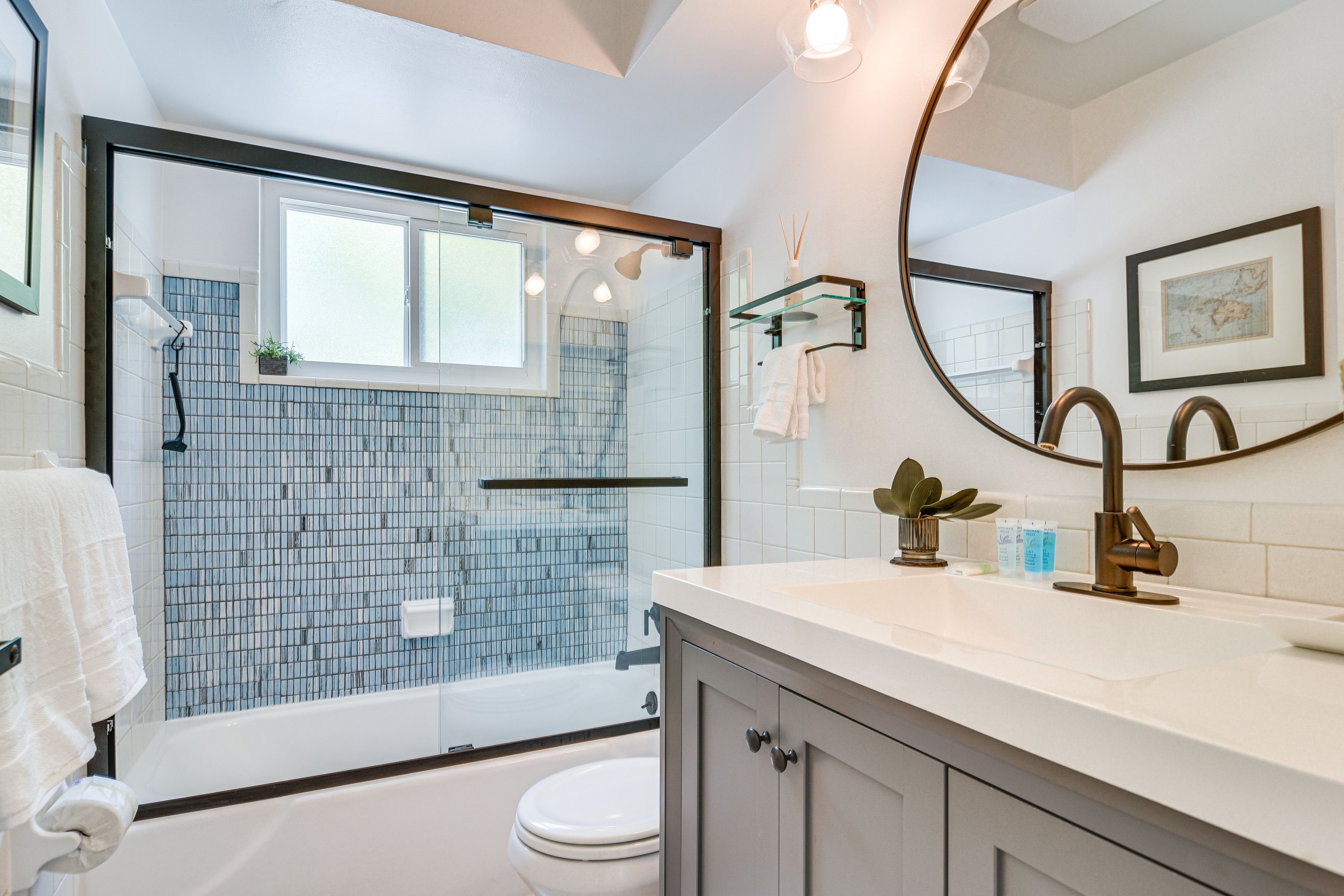 Full Bathroom