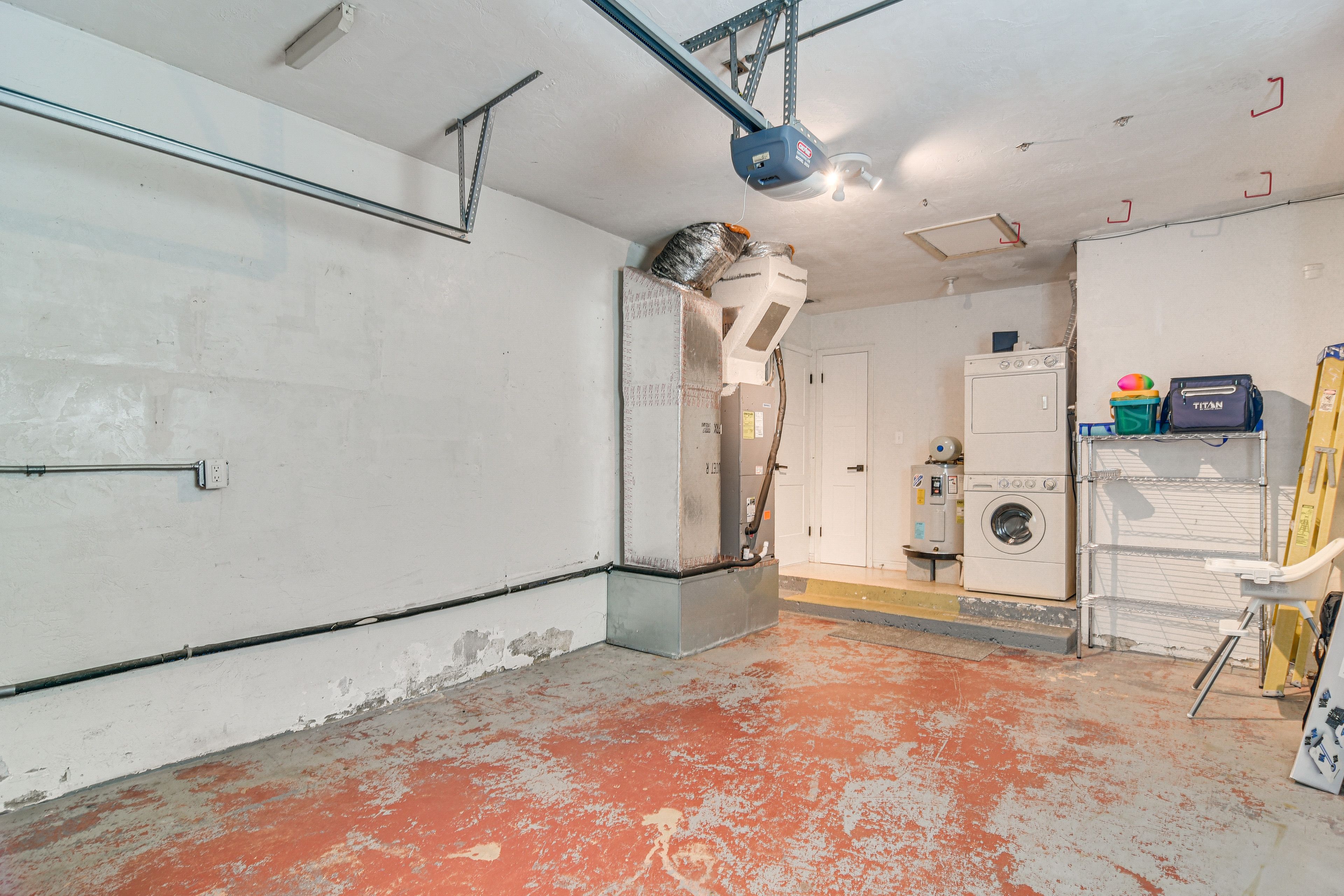 Garage | Washer & Dryer