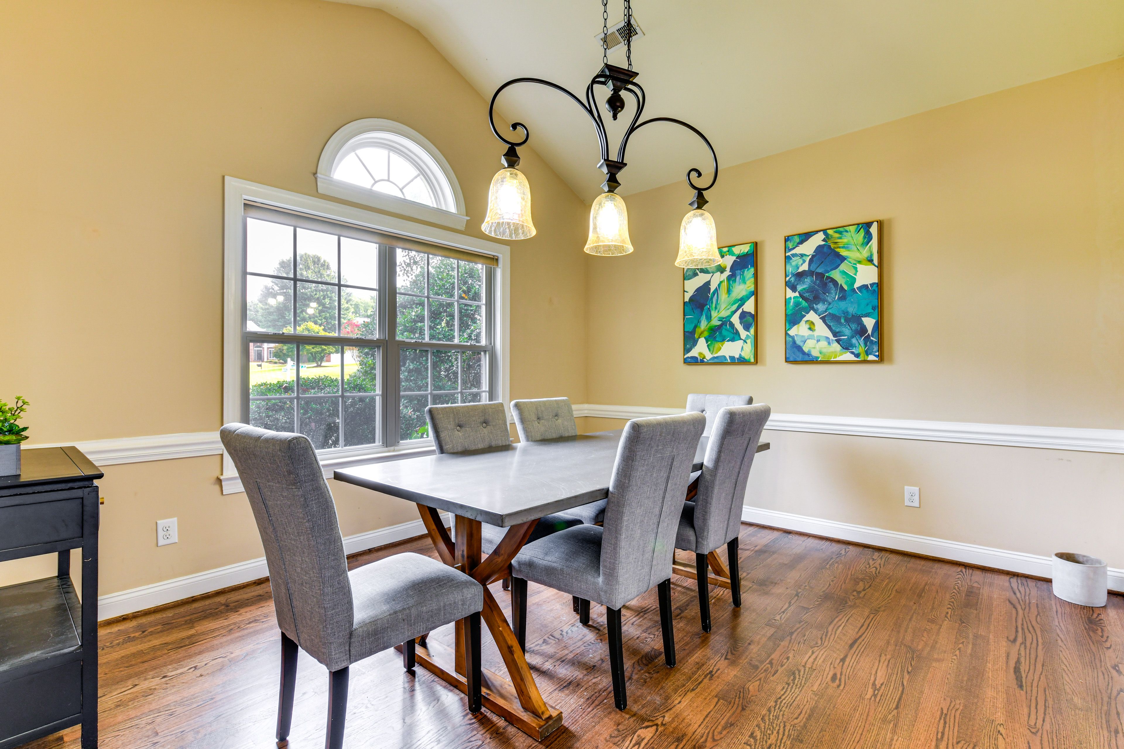 Formal Dining Room | Dishware/Flatware Provided | Free WiFi | 1st Floor