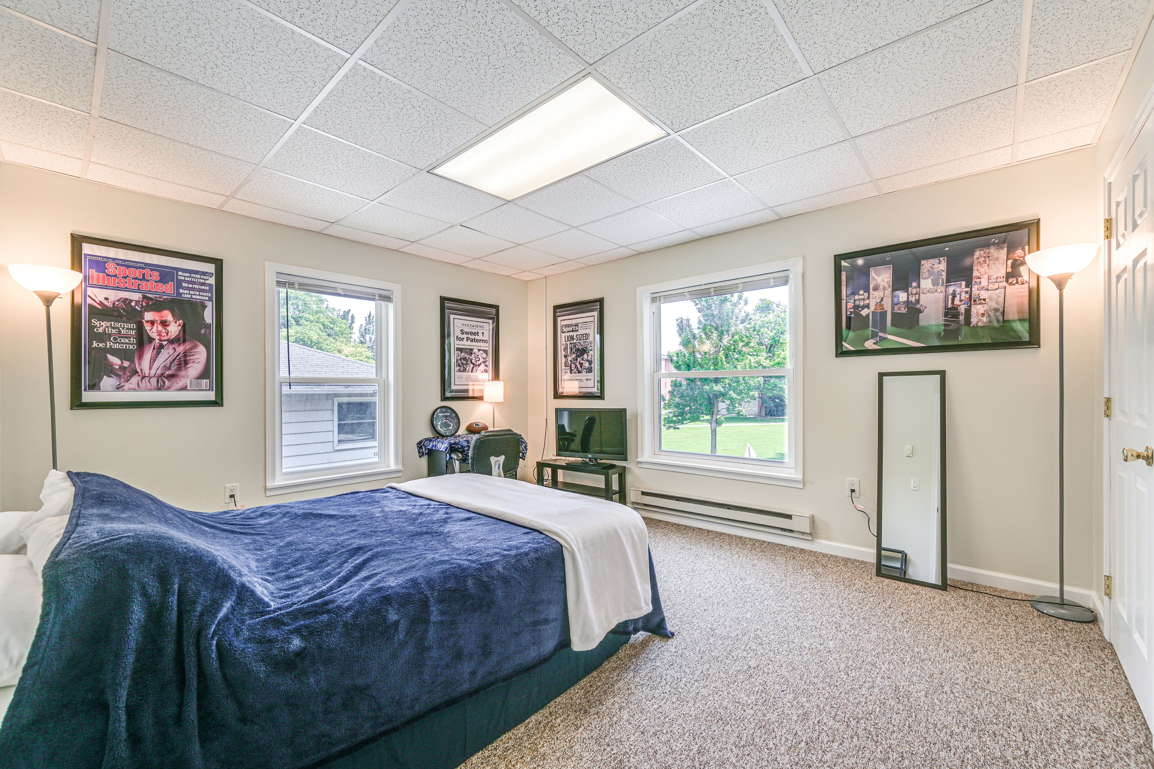 Bedroom 1 | Queen Bed | Linens Provided | Desk