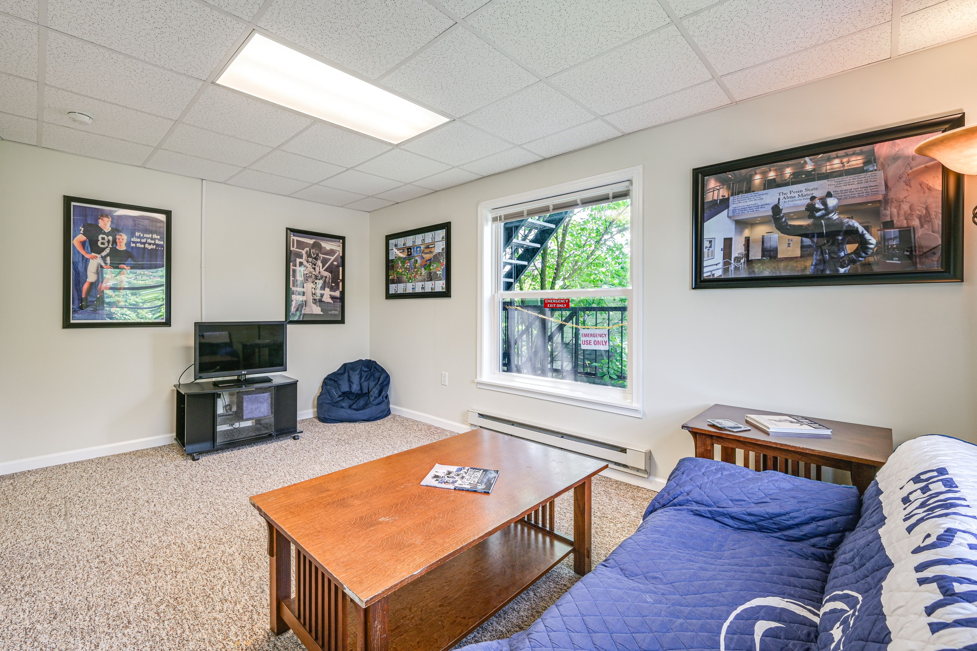 Living Room | Twin Futon | Smart TV