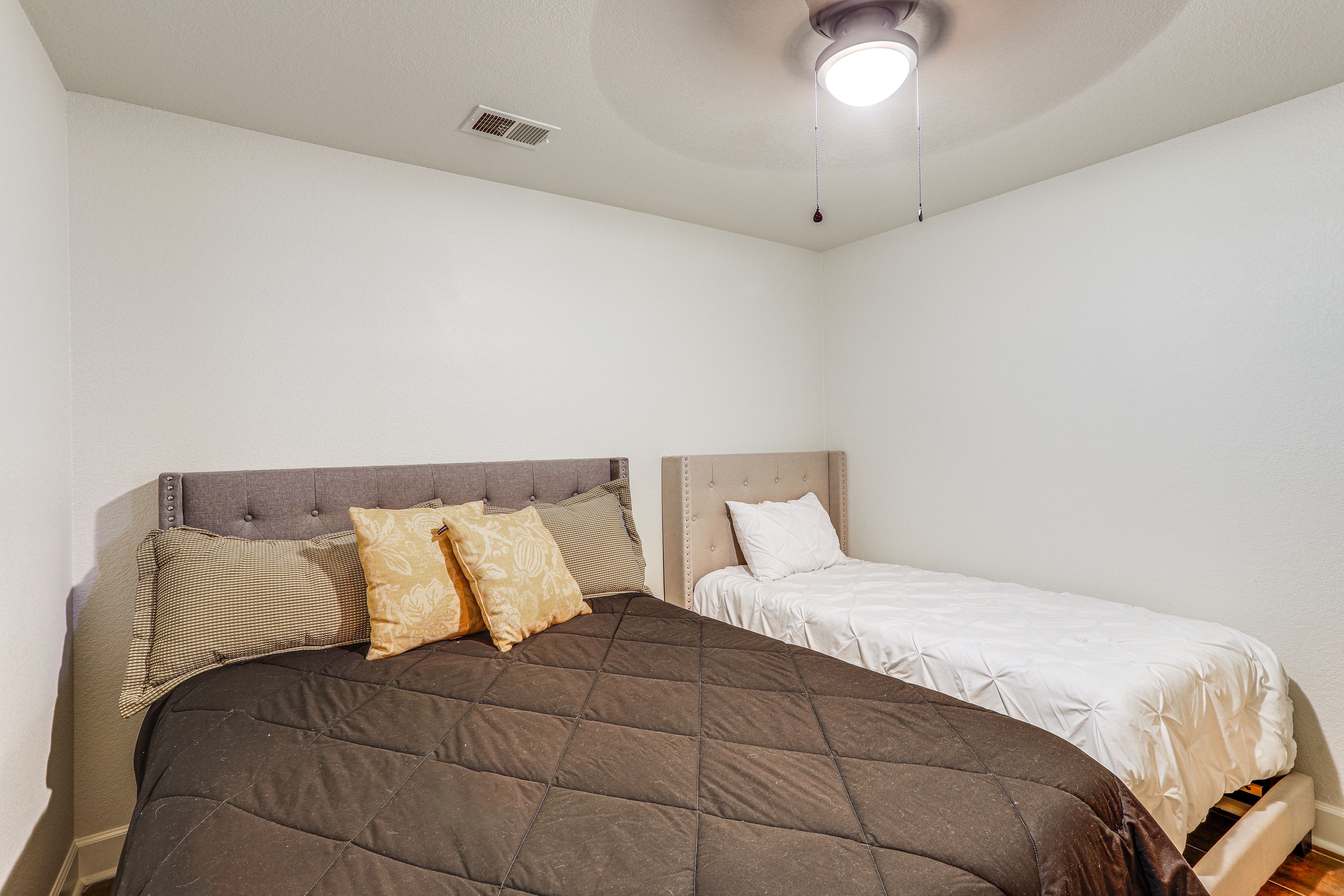Den | Full Bed | Twin Bed | Main Level