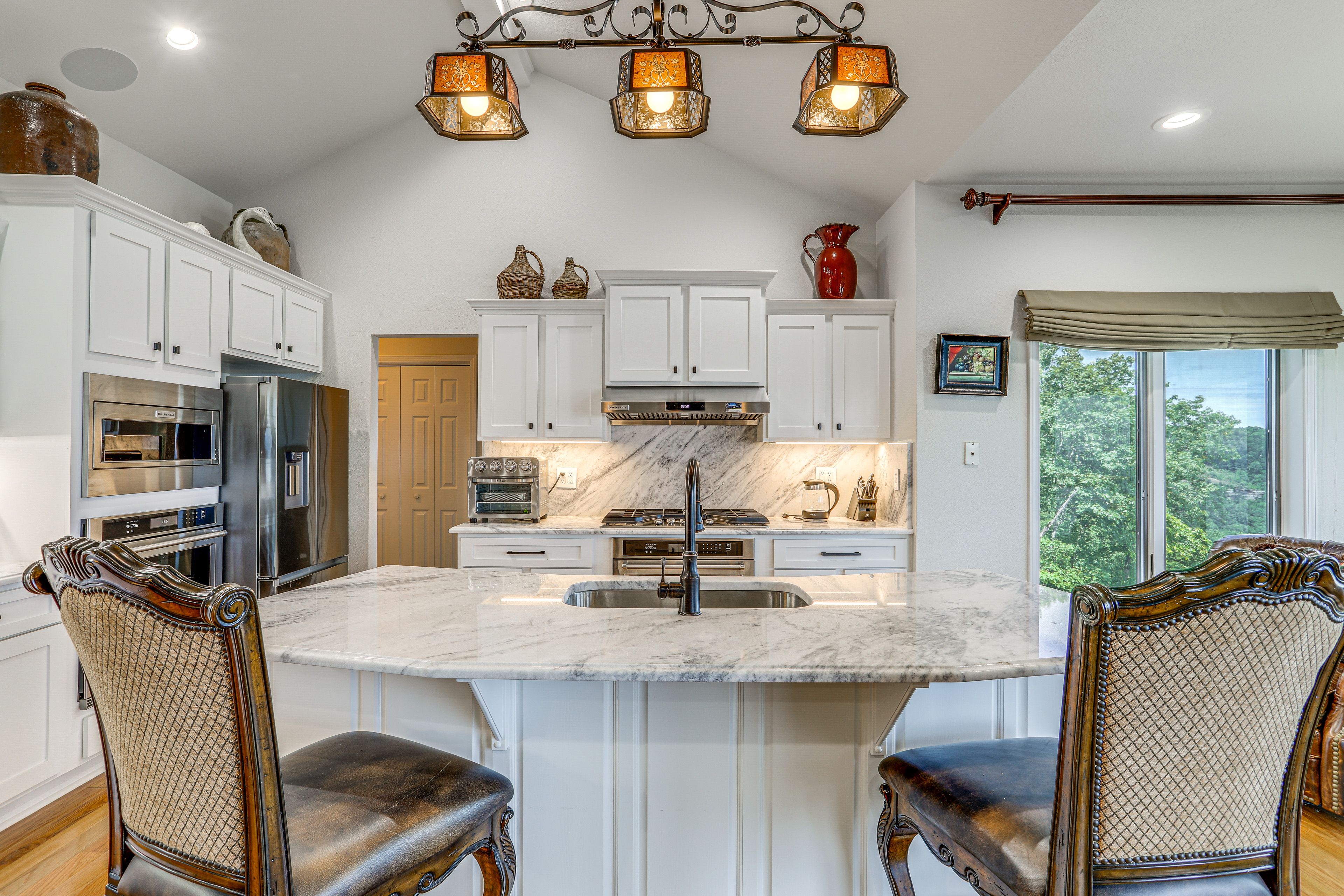 Kitchen | Main Level