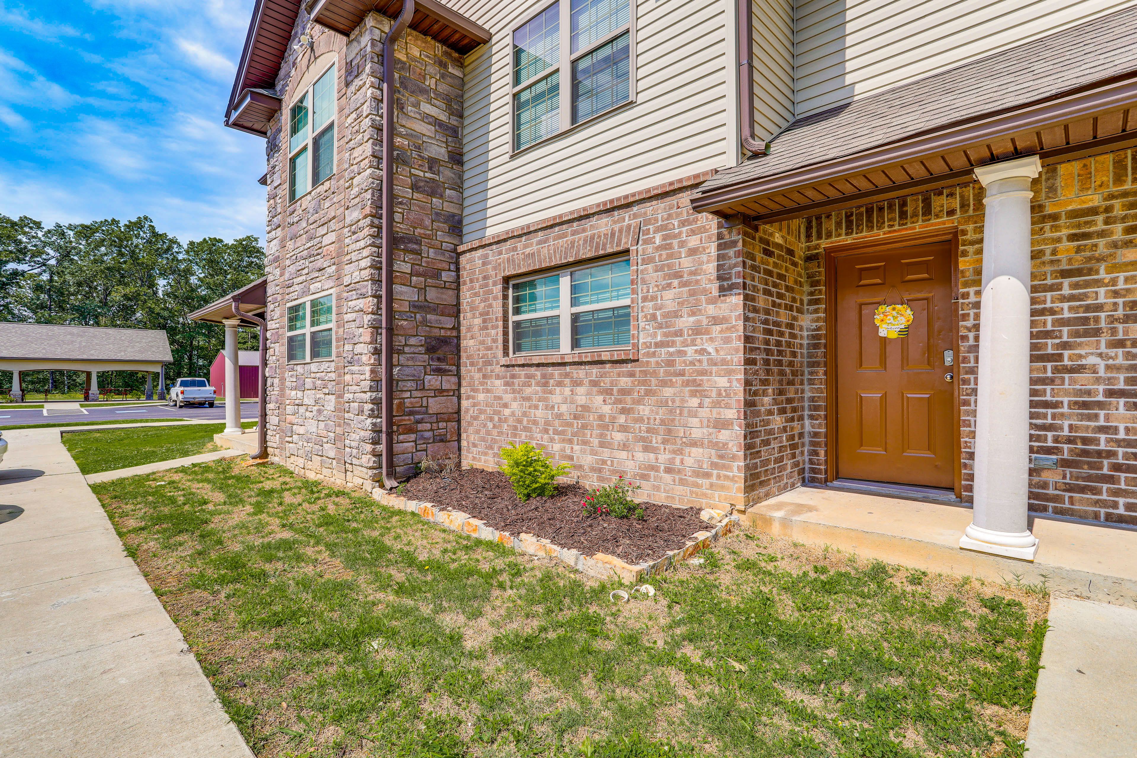 Front Entry | 1 Step Required