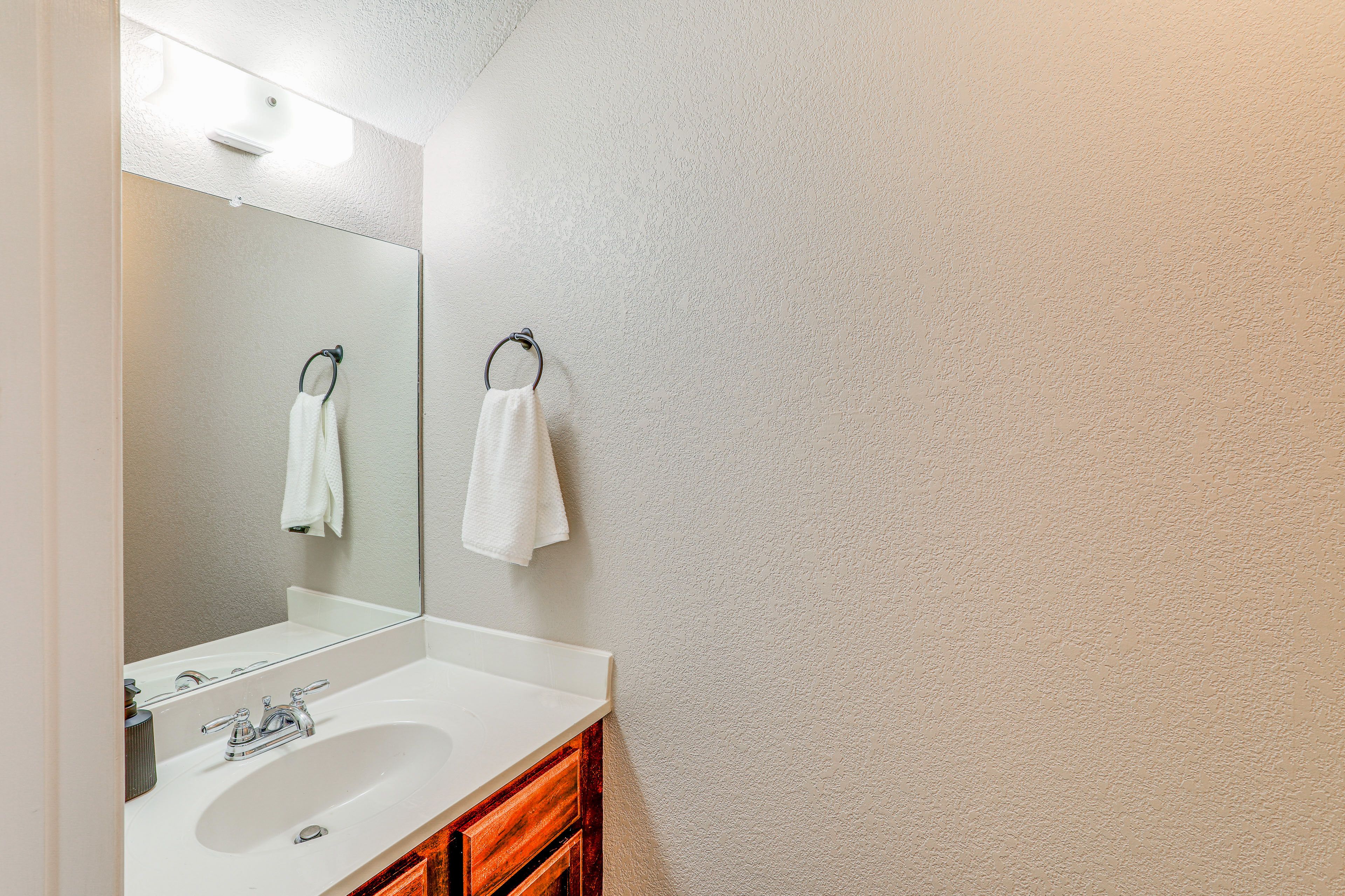 Half Bathroom | 1st Floor