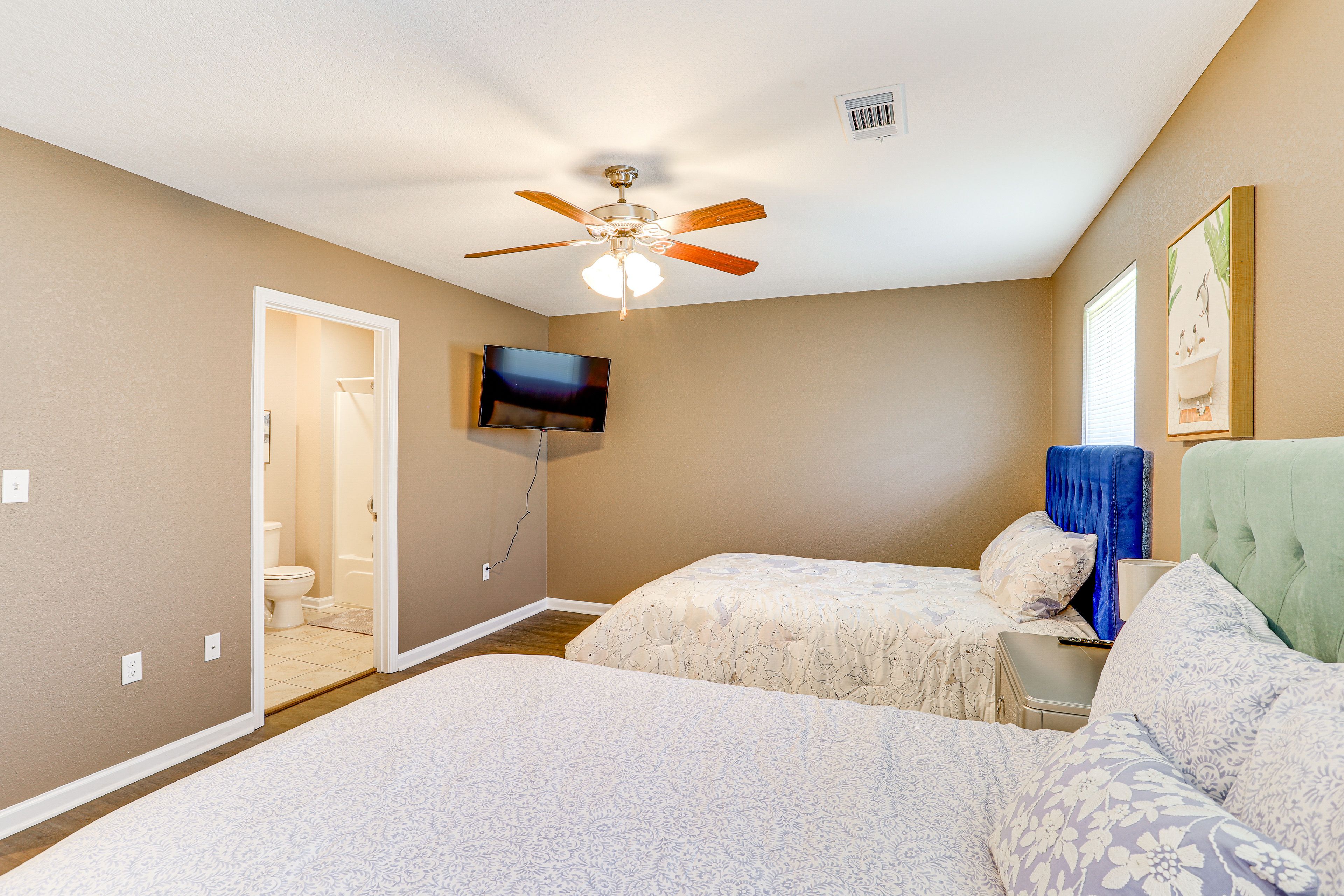 Bedroom 1 | 2 Full Beds | En-Suite Bathroom | 2nd Floor
