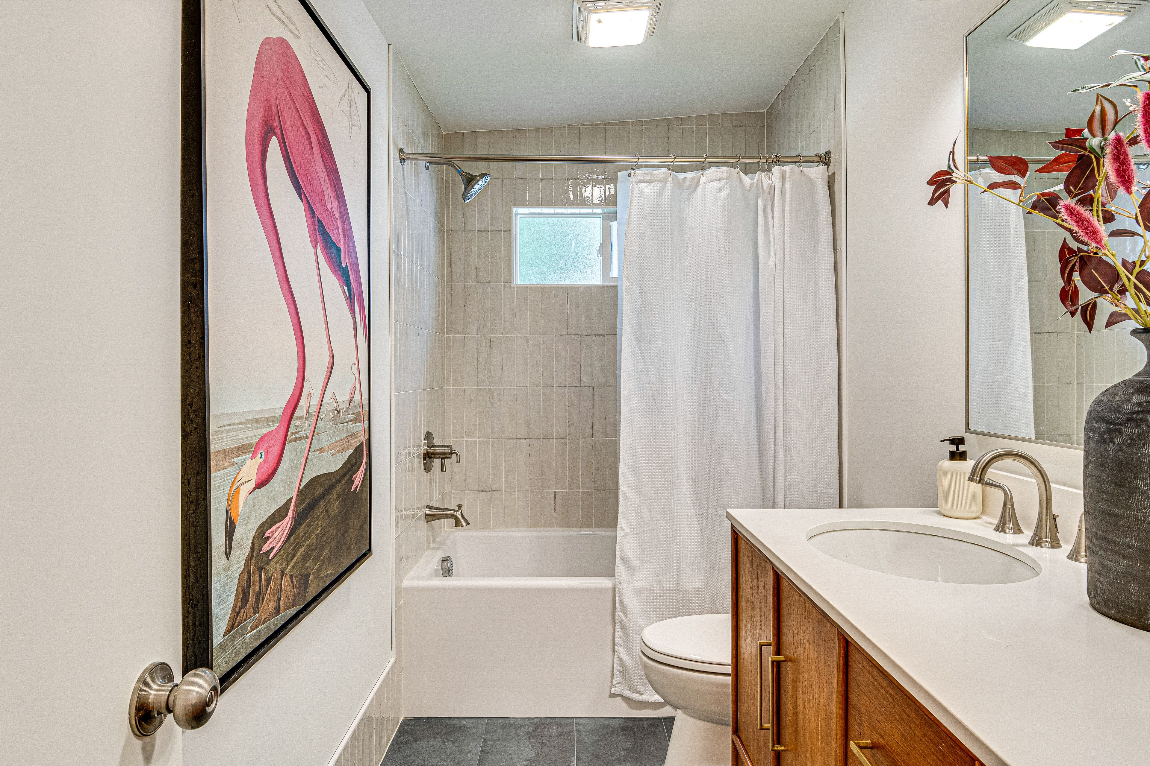 Full Bath | Complimentary Toiletries