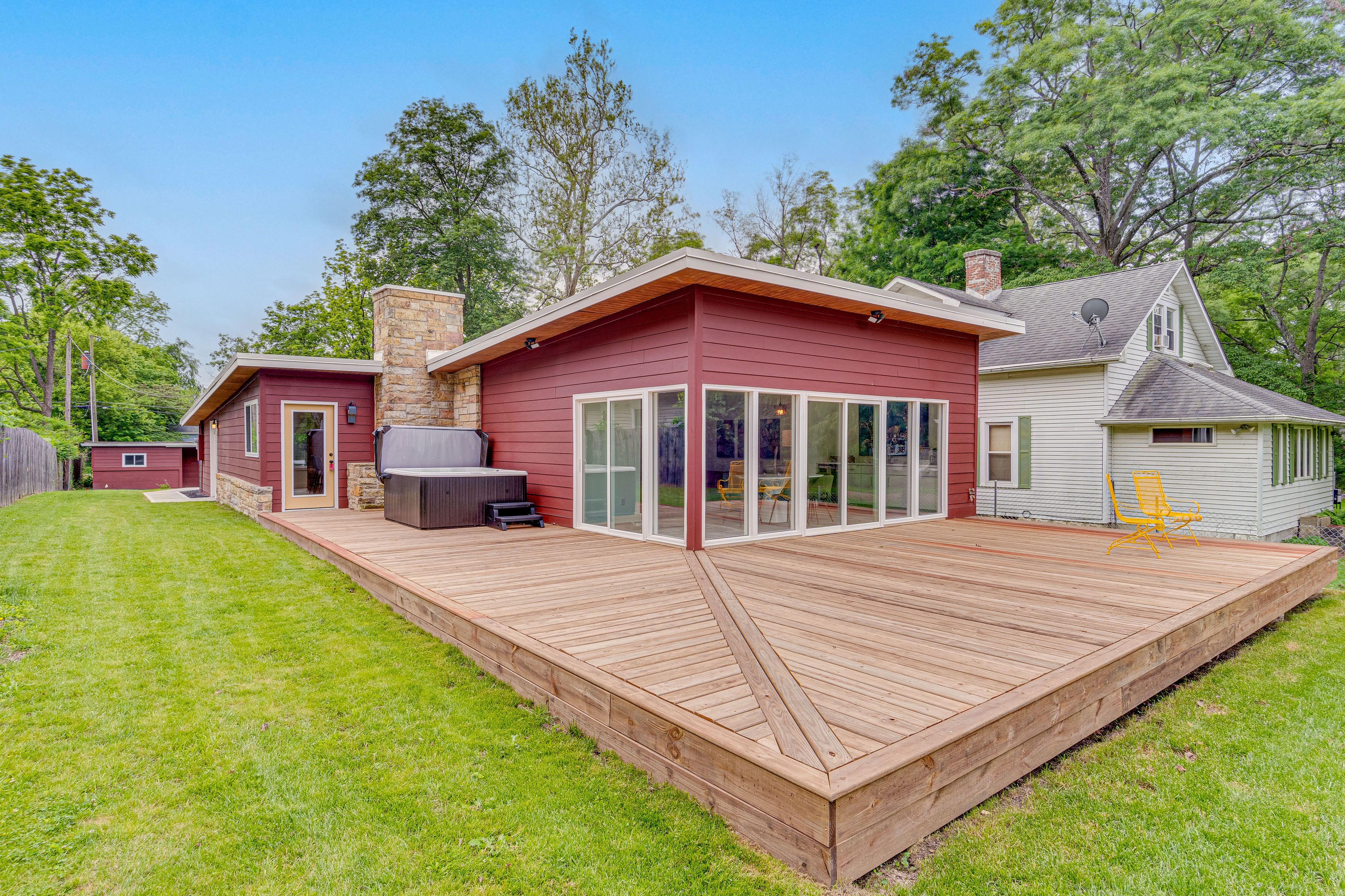Greenfield Vacation Rental | 3BR | 2BA | 1,800 Sq Ft | Interior Steps Required