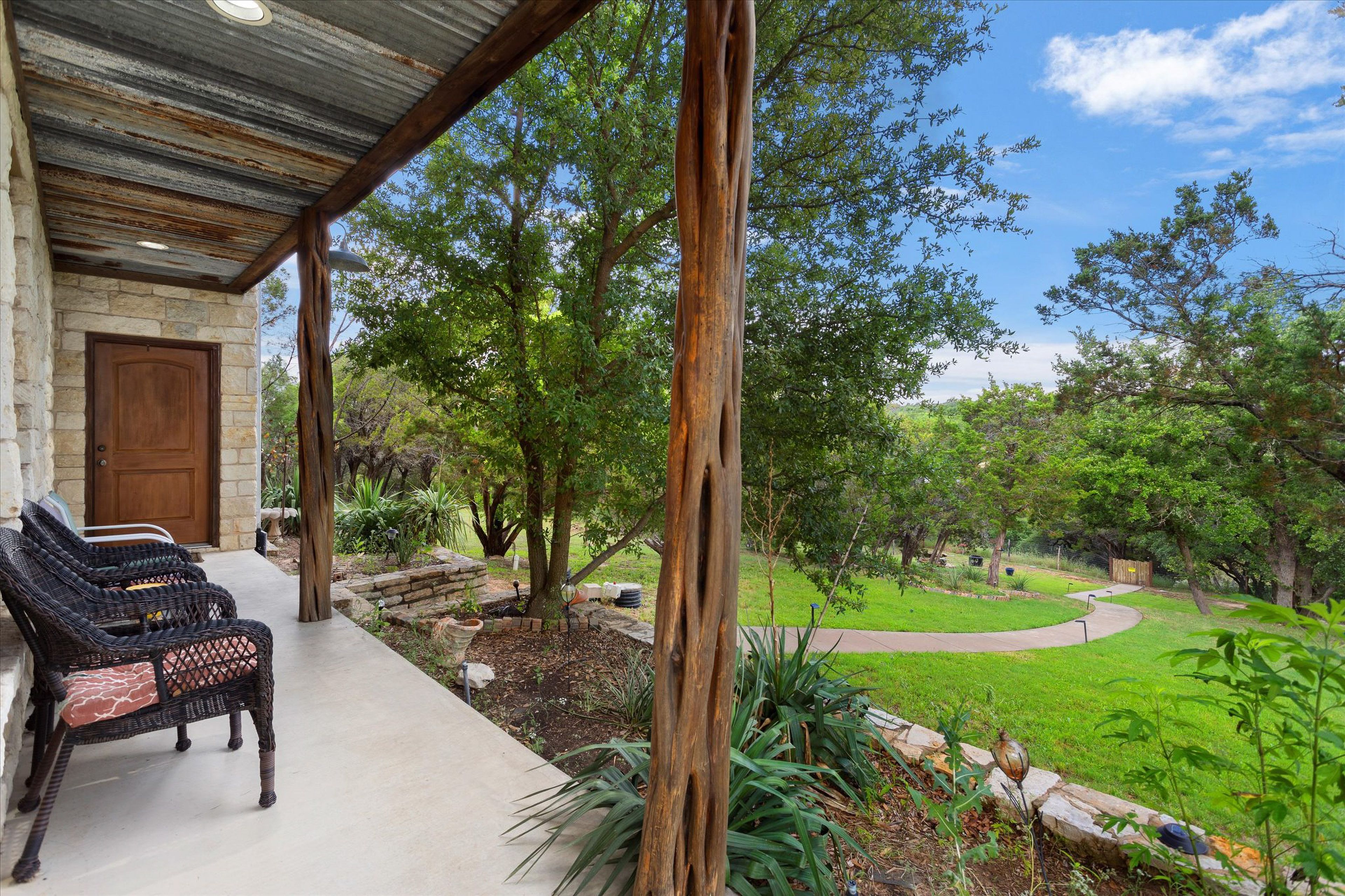 Wraparound Porch w/ Patio Furniture