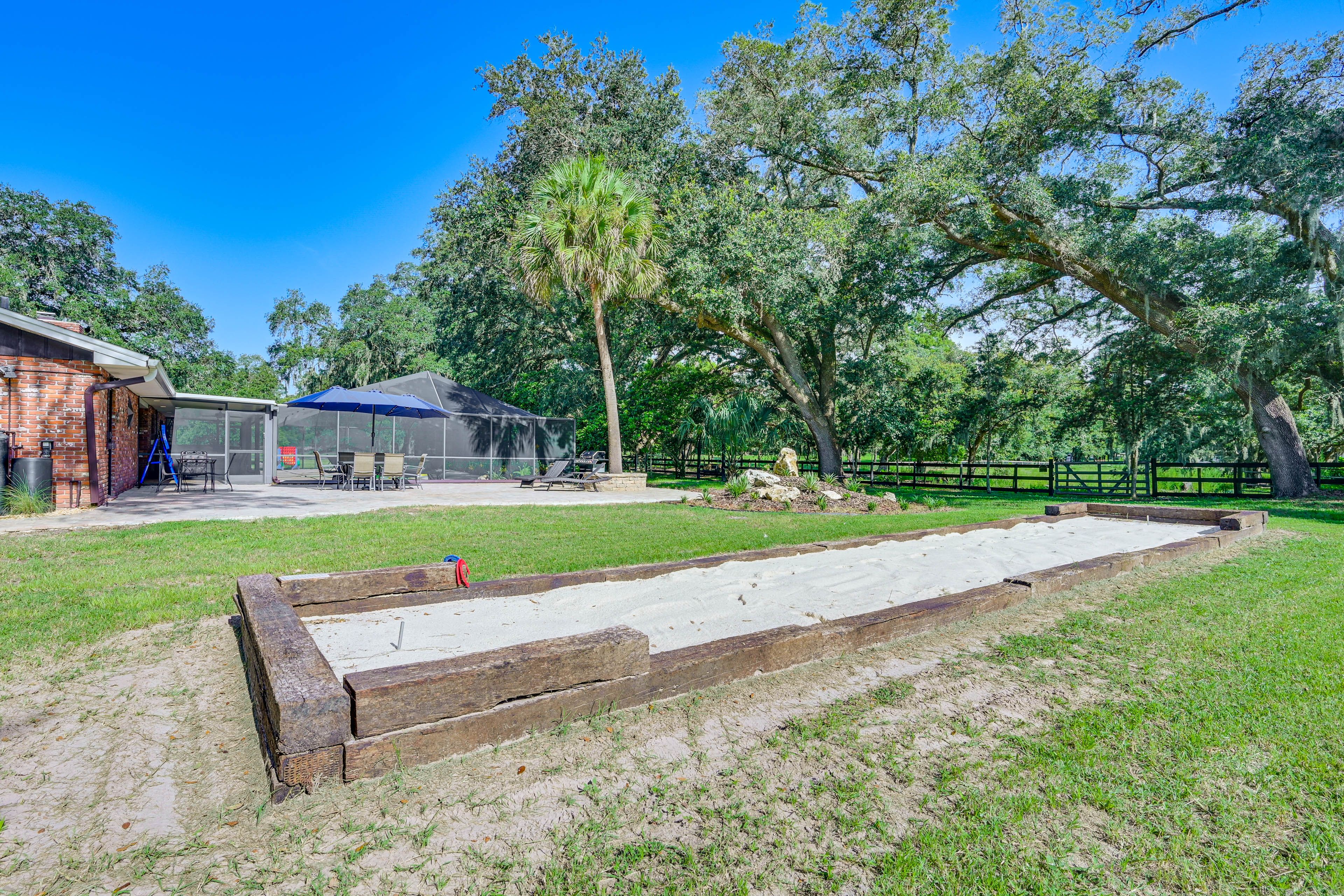 Fenced Yard  | Yard Games | Swing Set