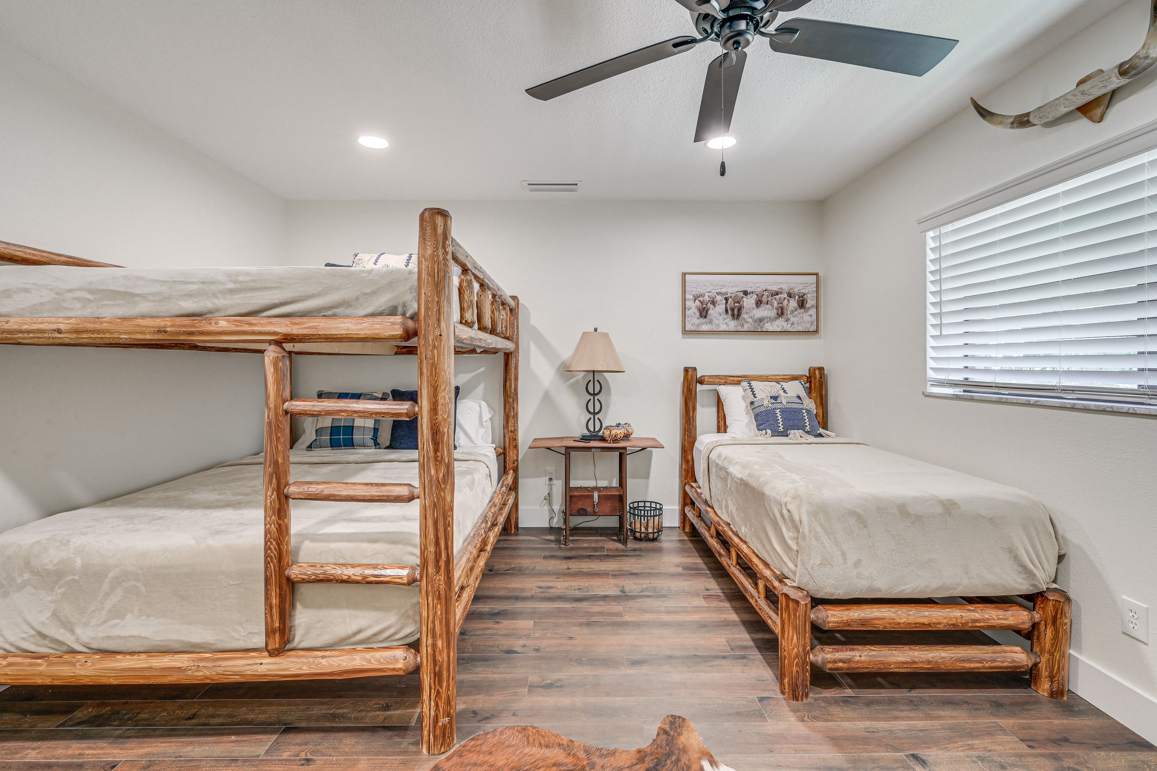 Bedroom 4 (Bunk Room) | Queen Bunk Bed | Twin Bed