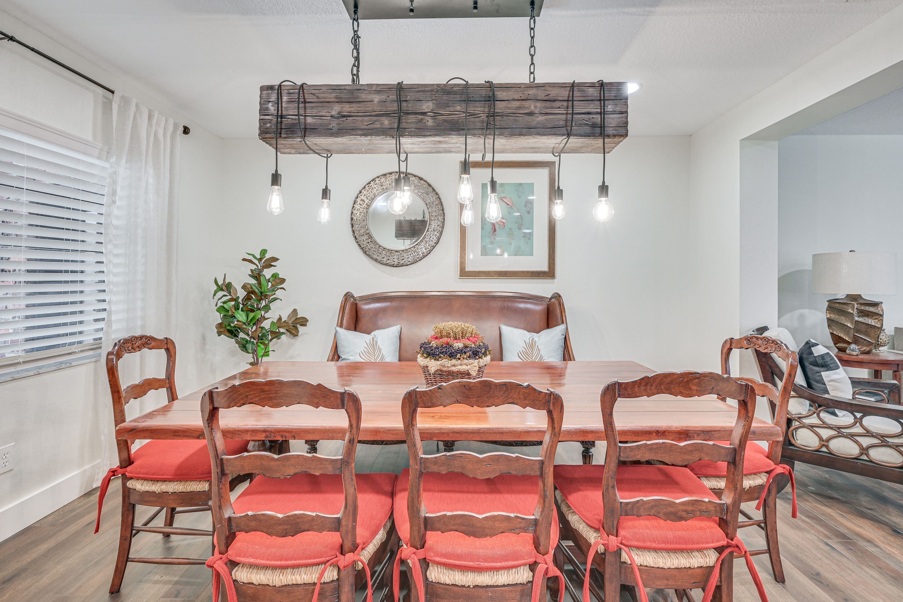 Dining Table | Dishware/Flatware