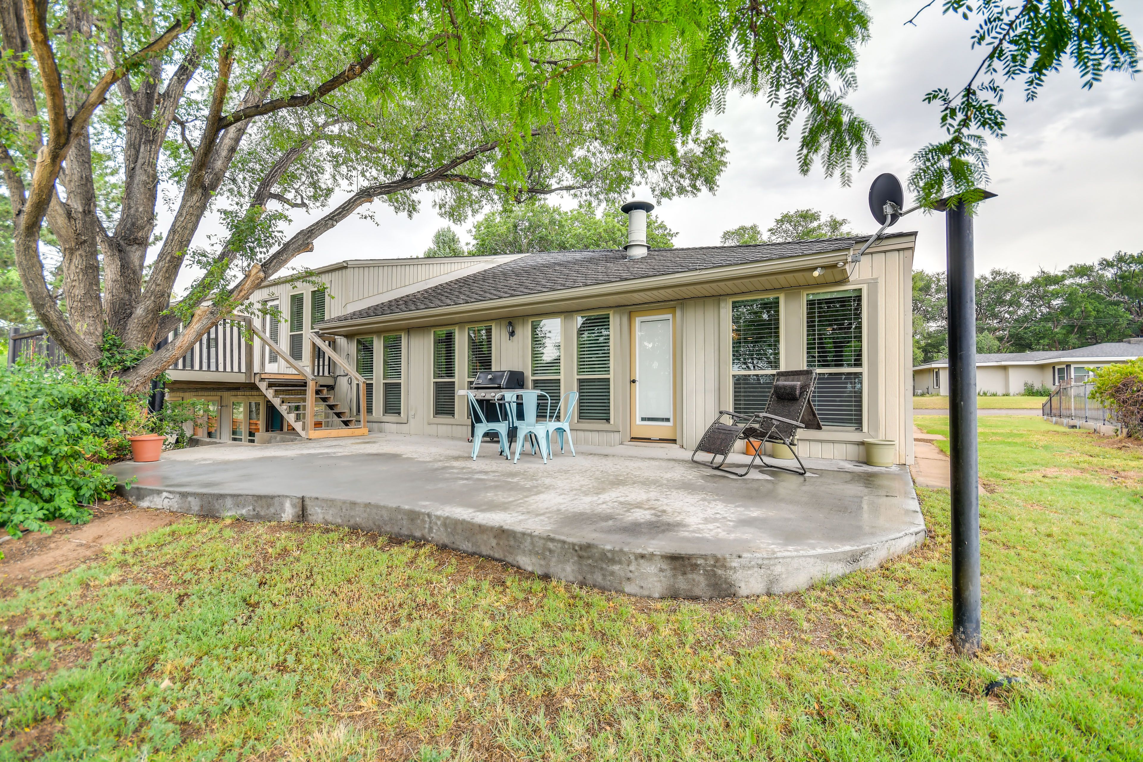 Patio | Gas Grill | Private Hot Tub