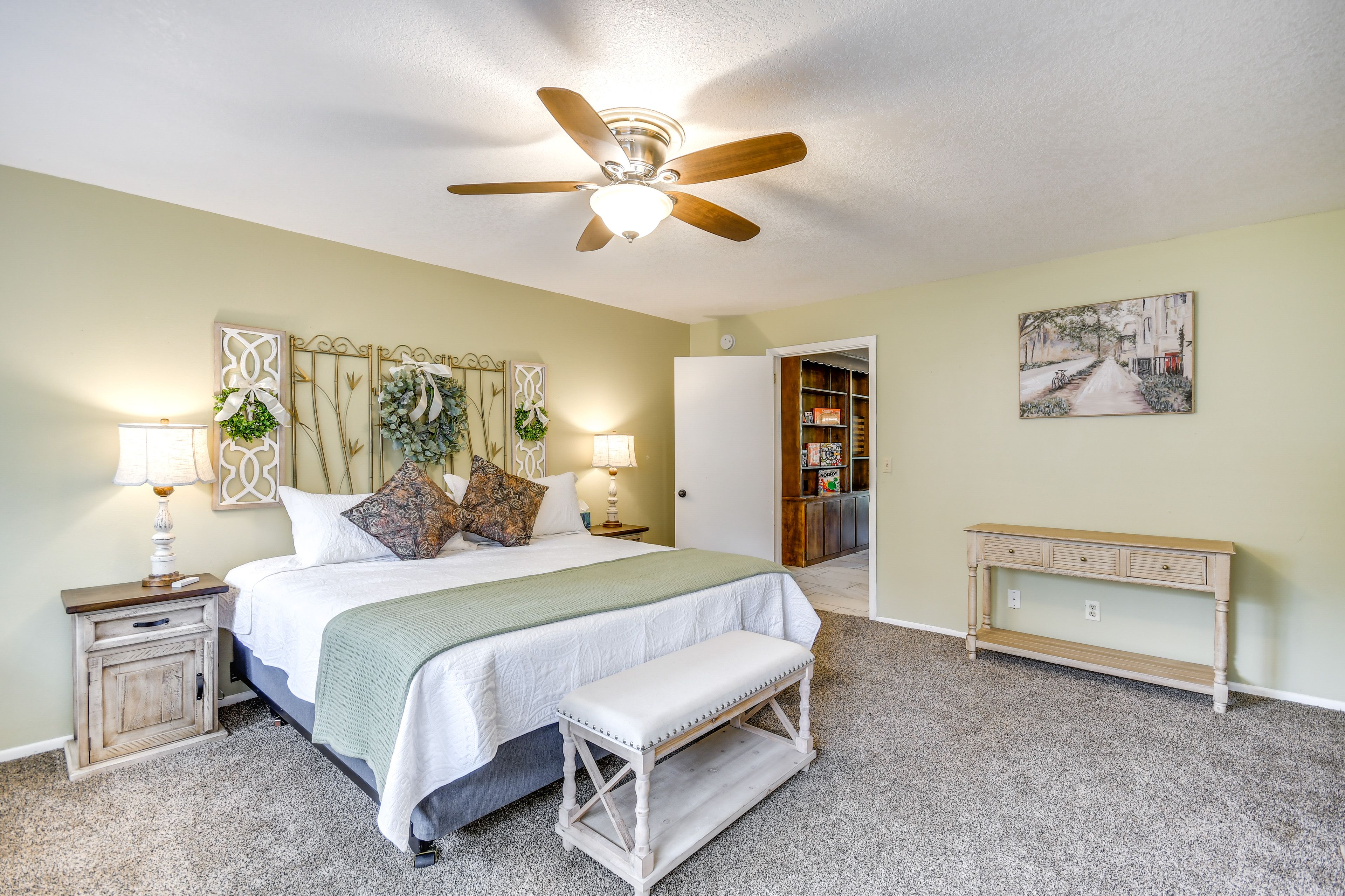 Bedroom 4 | King Bed | 1st Floor