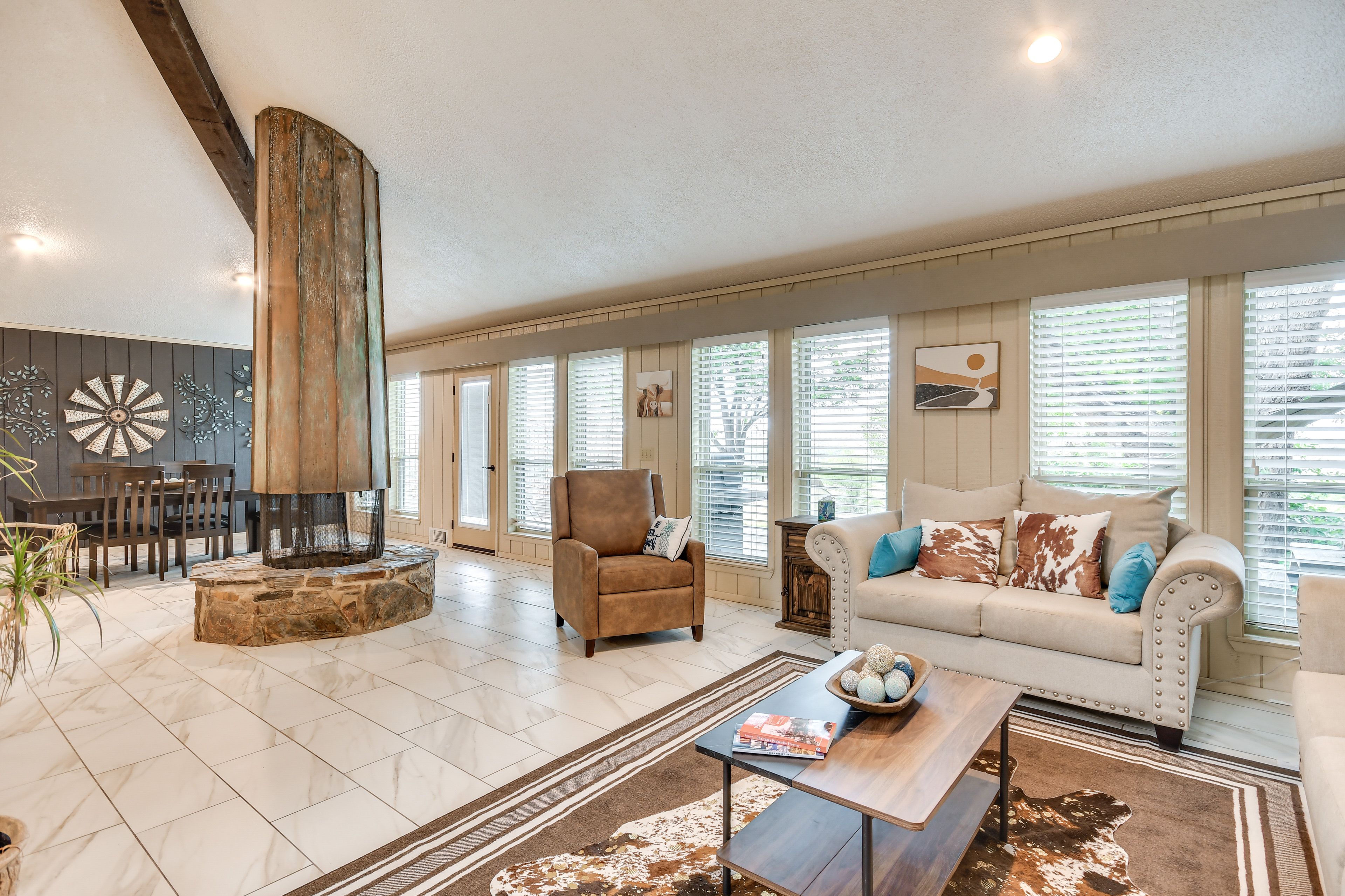 Dalhart Vacation Rental | 4BR | 3.5BA | 3,496 Sq Ft | Stairs Required