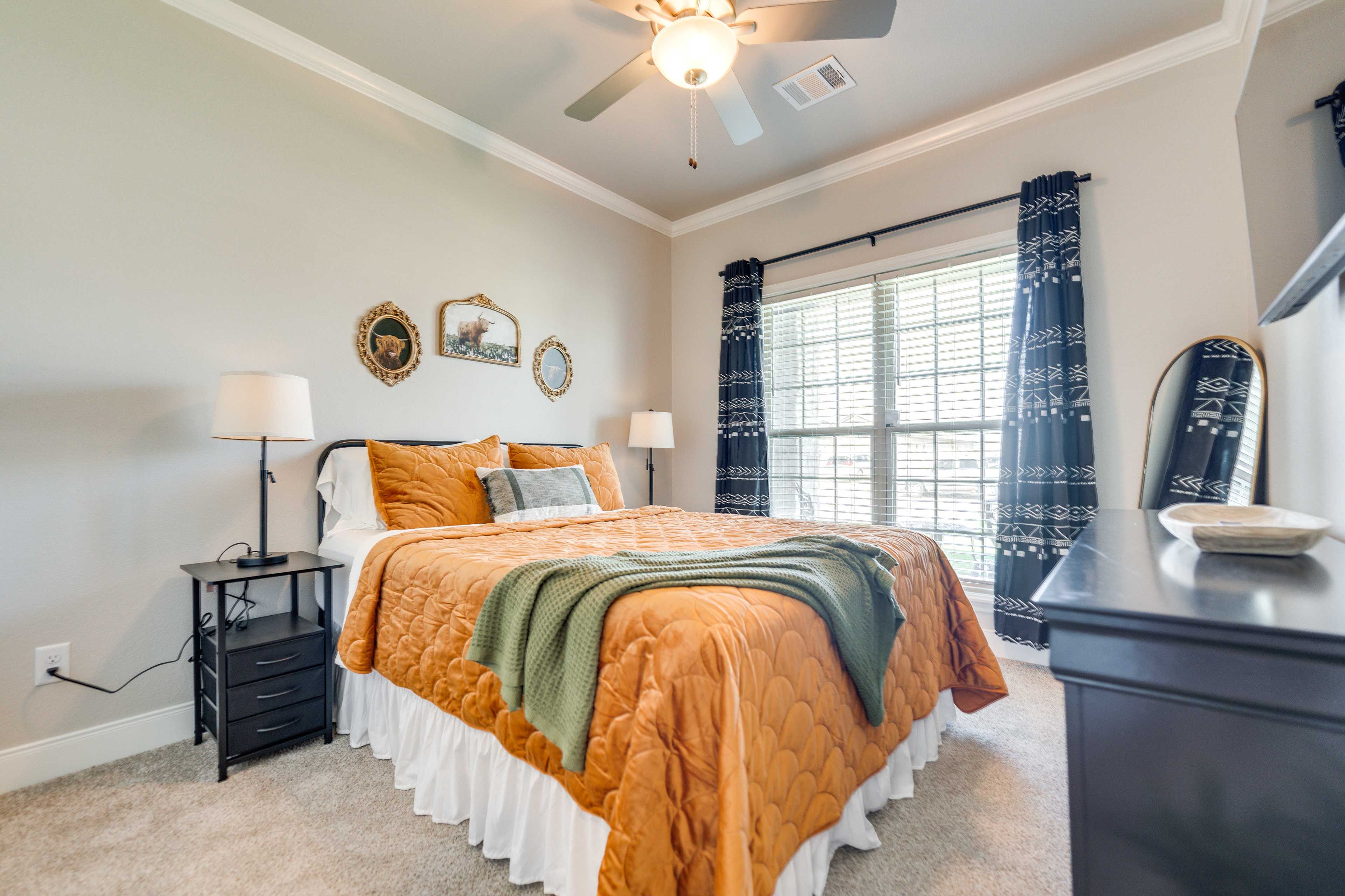 Bedroom 3 | Queen Bed