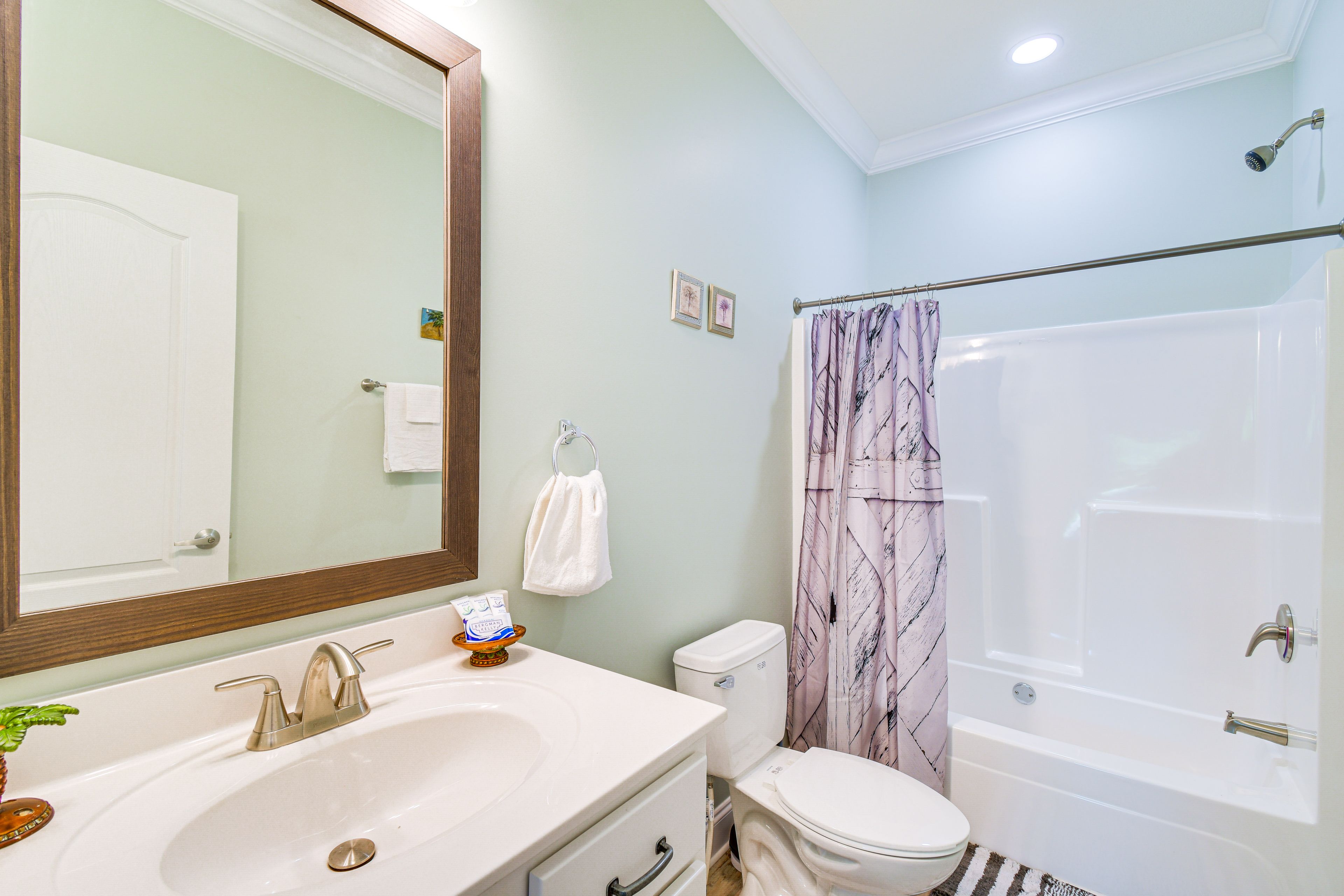 Full Bath | Complimentary Toiletries