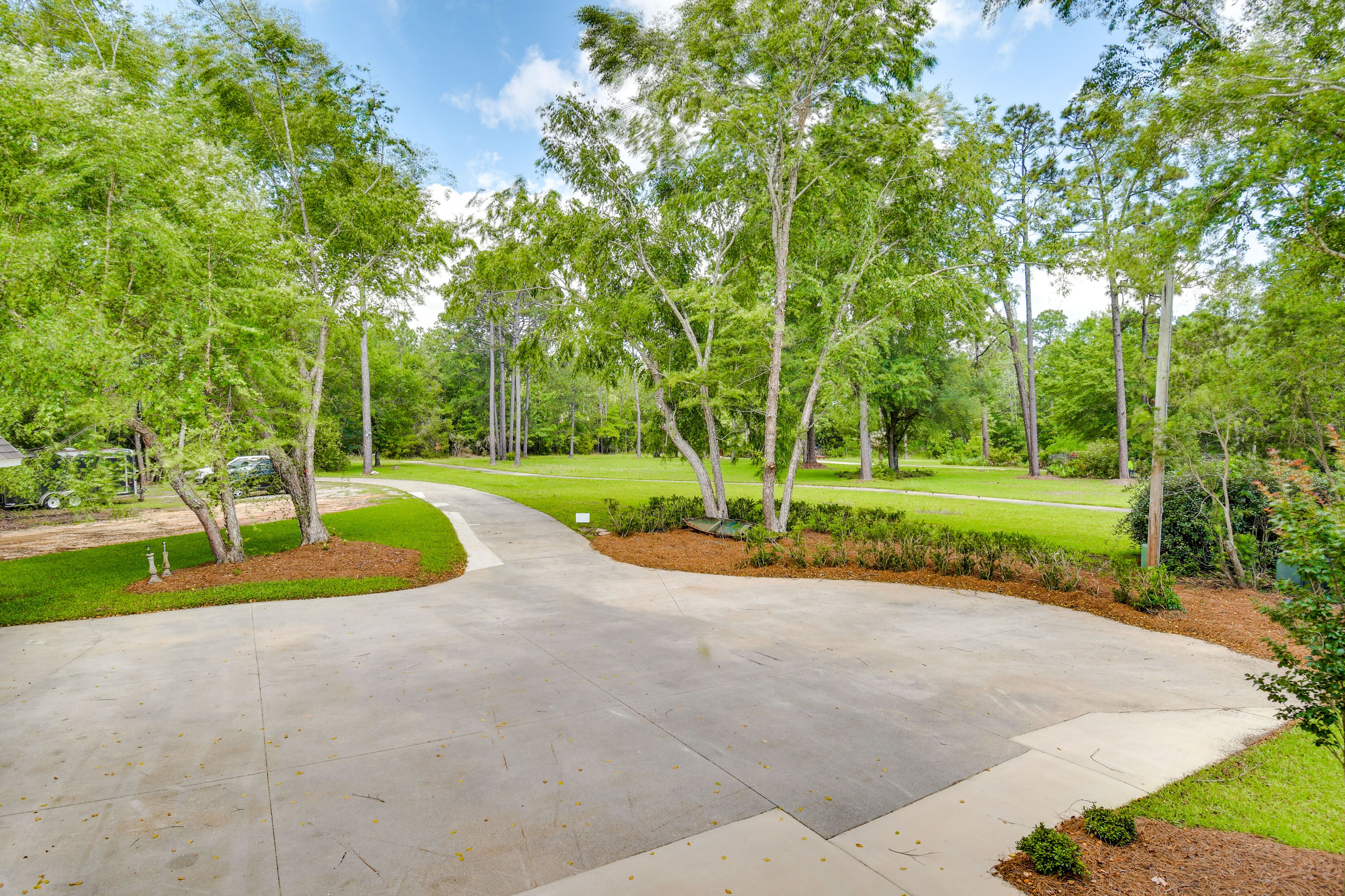 Parking | Driveway (4 Vehicles)