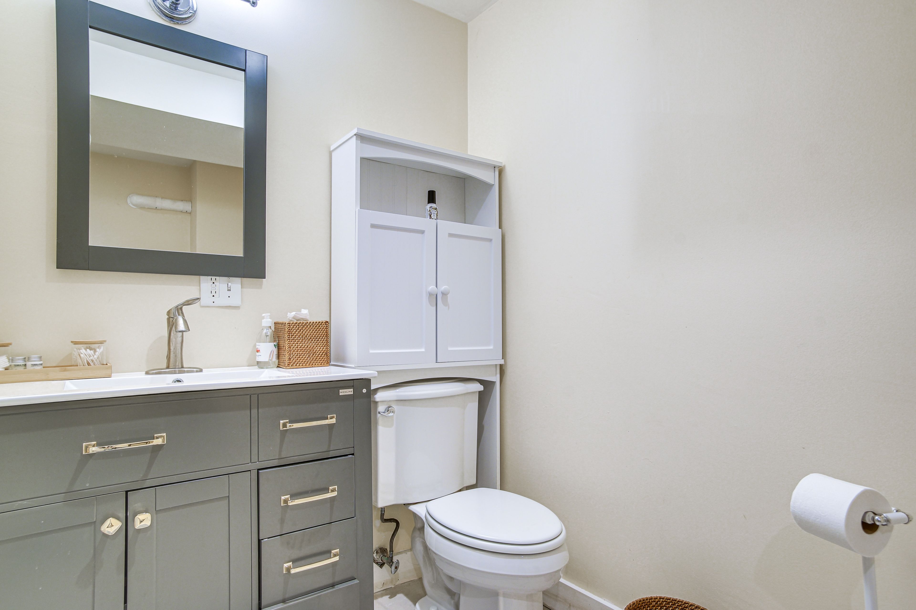 Full Bathroom