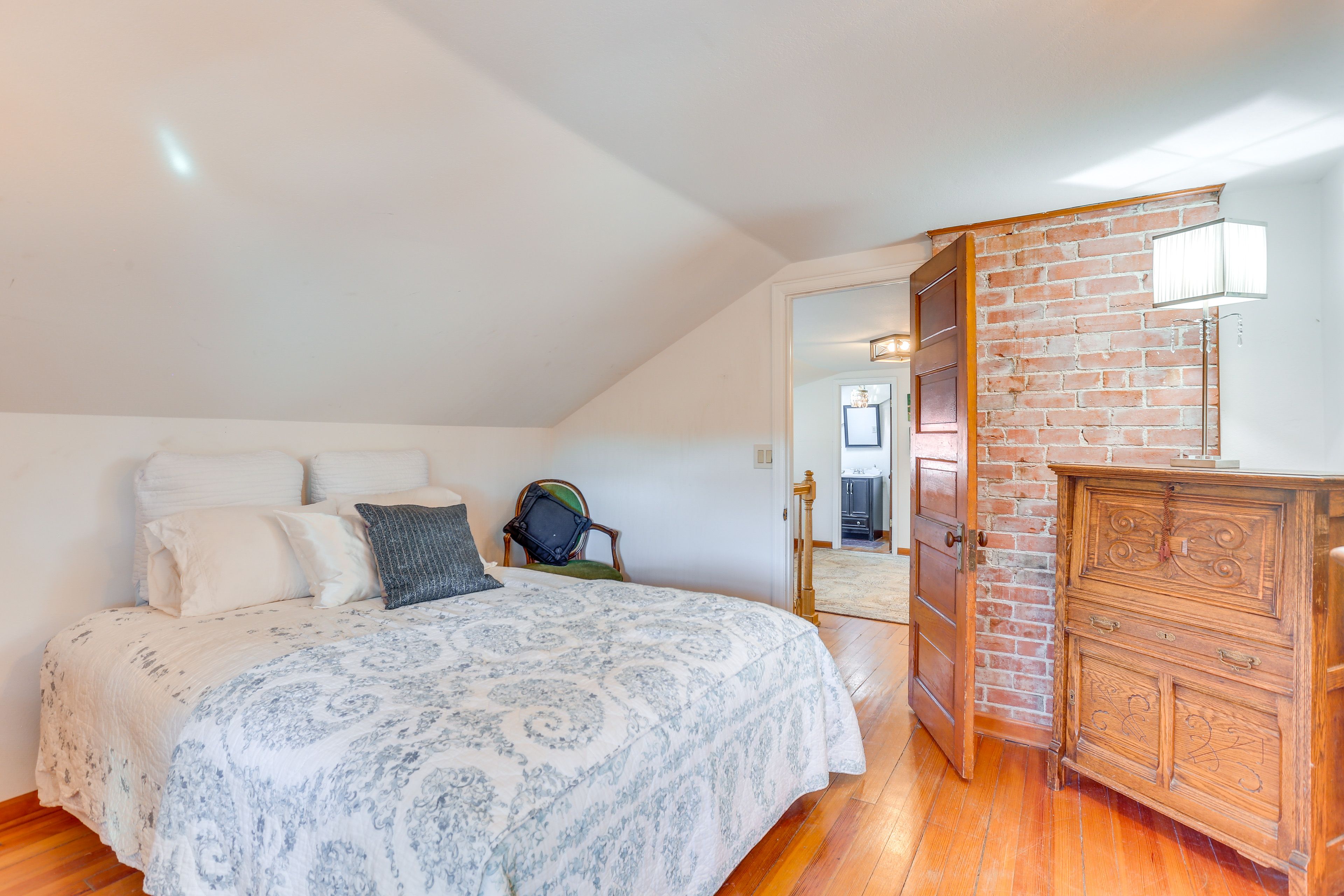 Bedroom 4 | Queen Bed | 2nd Floor