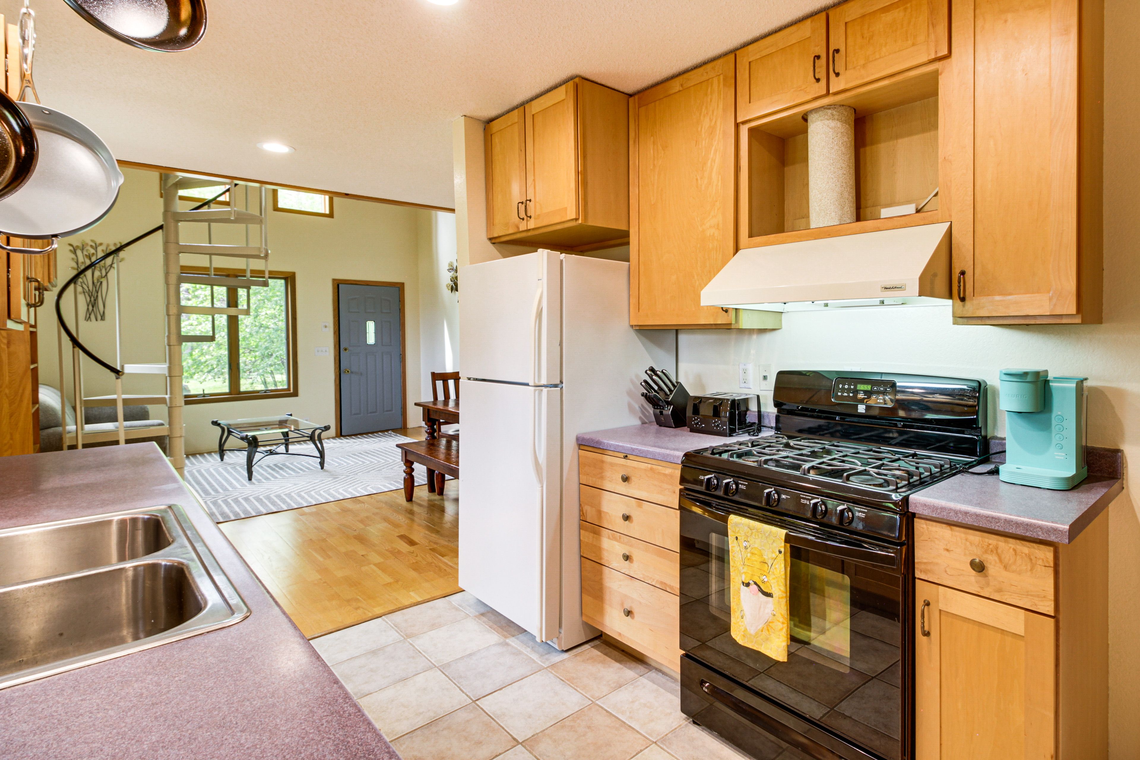 Guest House | Kitchen | Keurig Coffee Maker | Toaster | Main Level