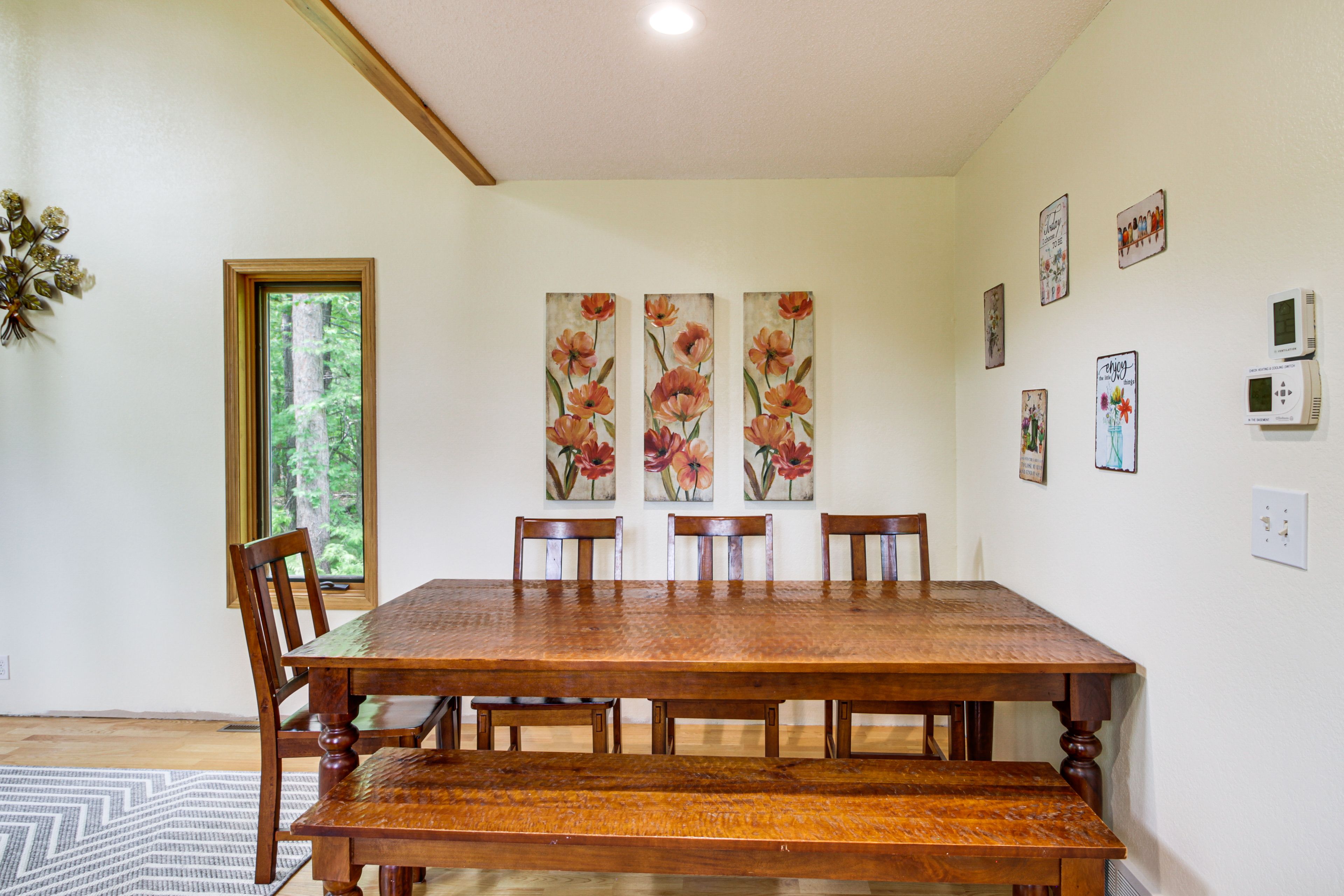 Guest House | Dining Table | Dishware & Flatware | Main Level