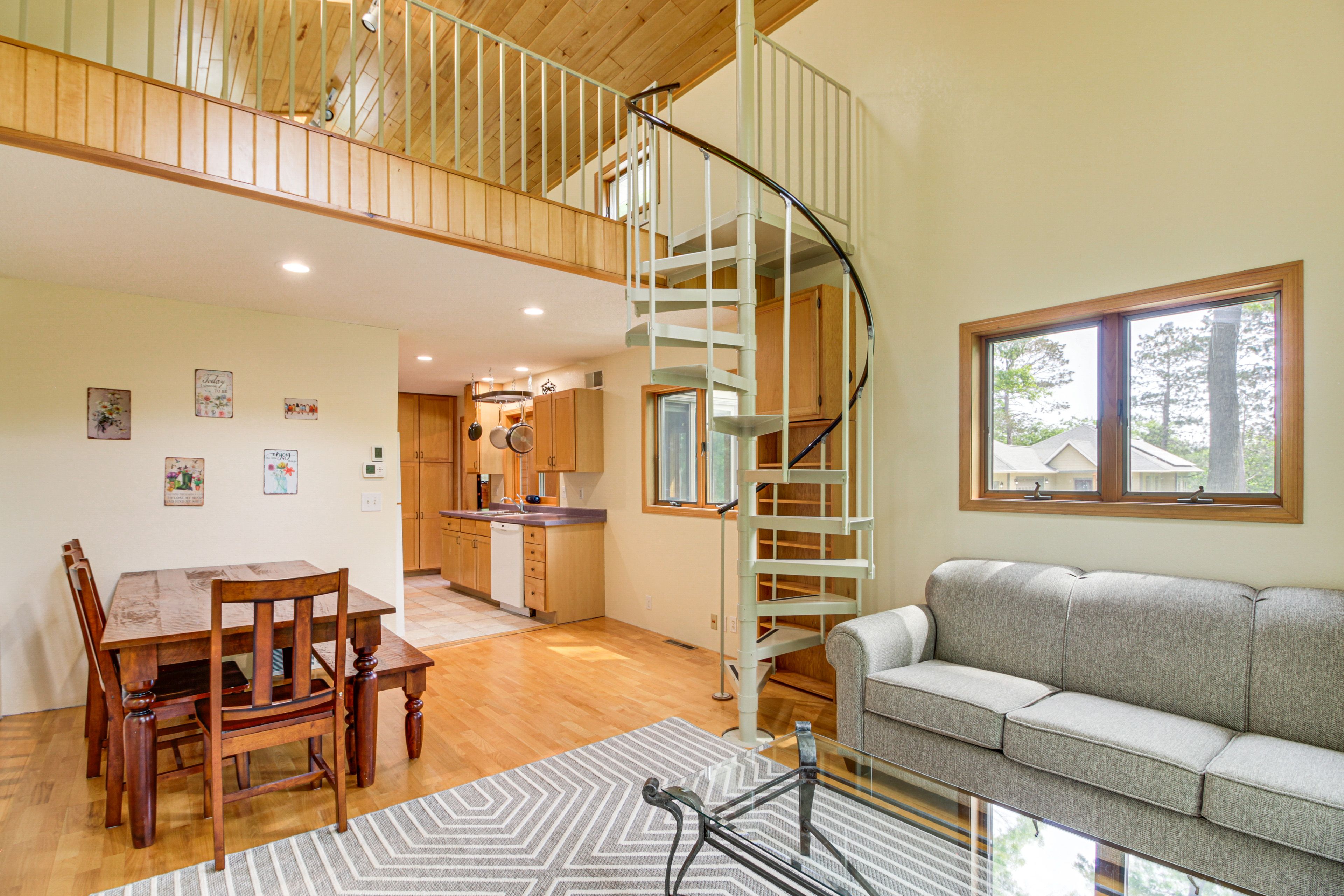 Guest House | Living Room | Free WiFi | Sleeper Sofa | Main Level