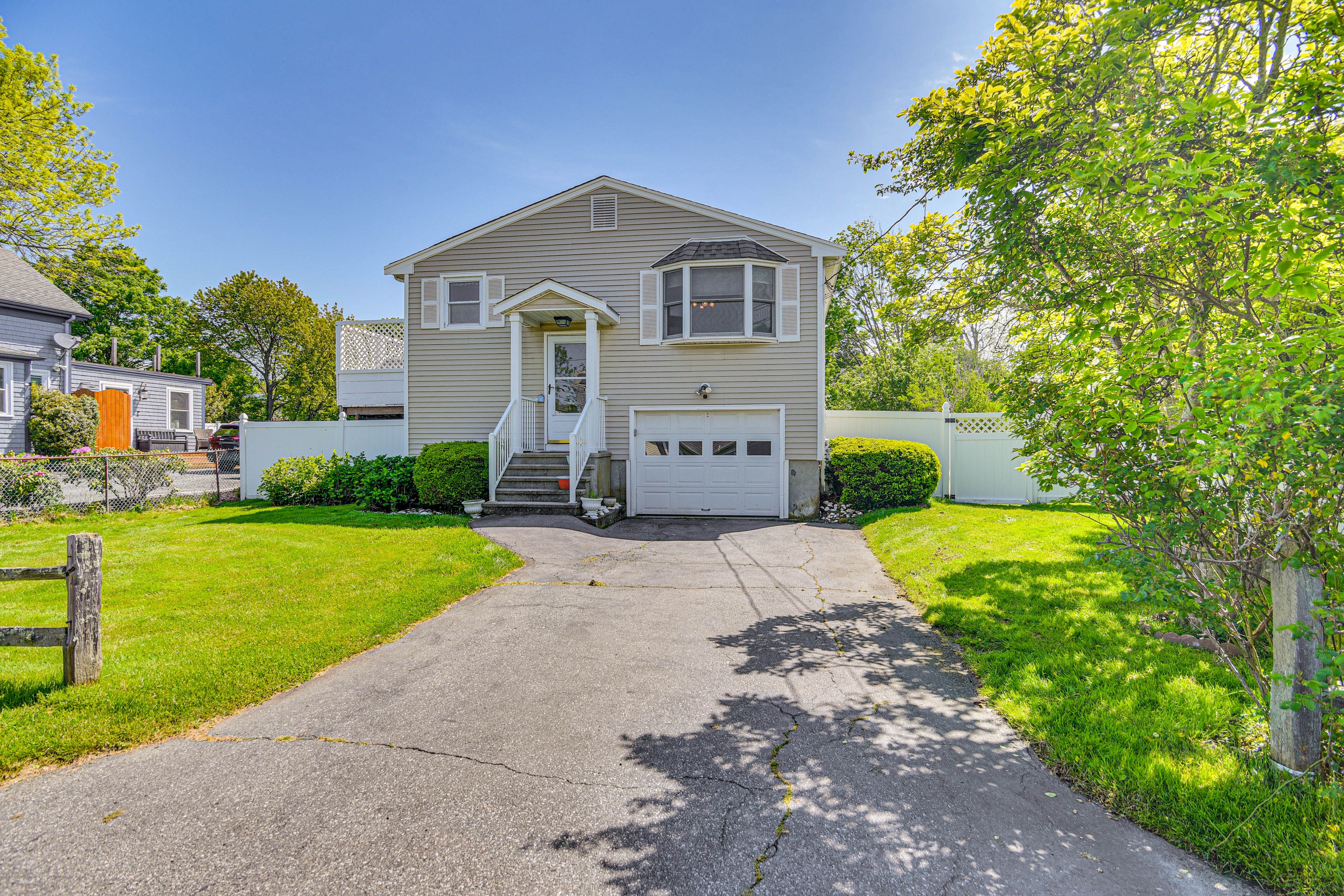Home Exterior | Driveway Parking (2 Vehicles)