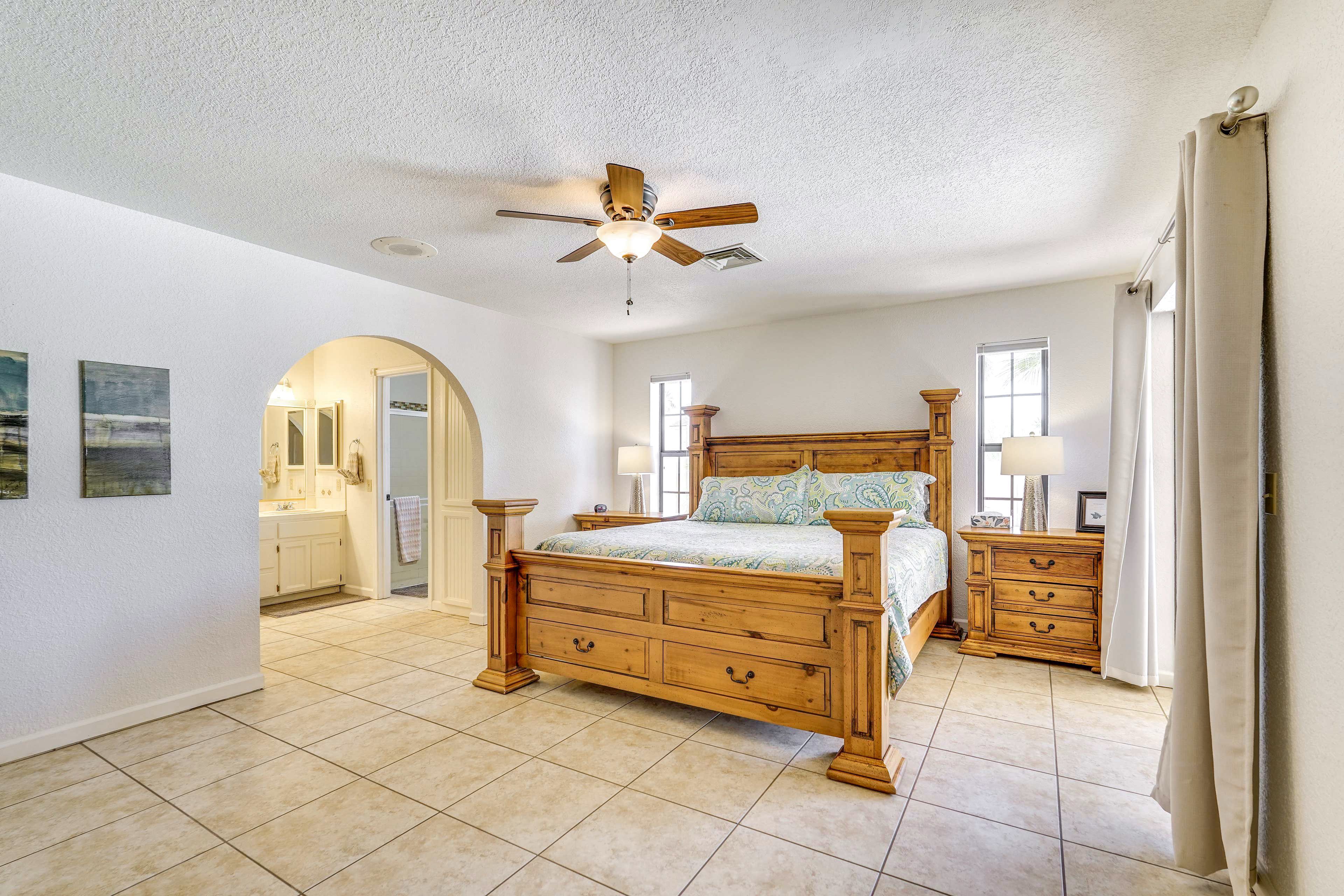 Bedroom 1 | King Bed | Linens Provided