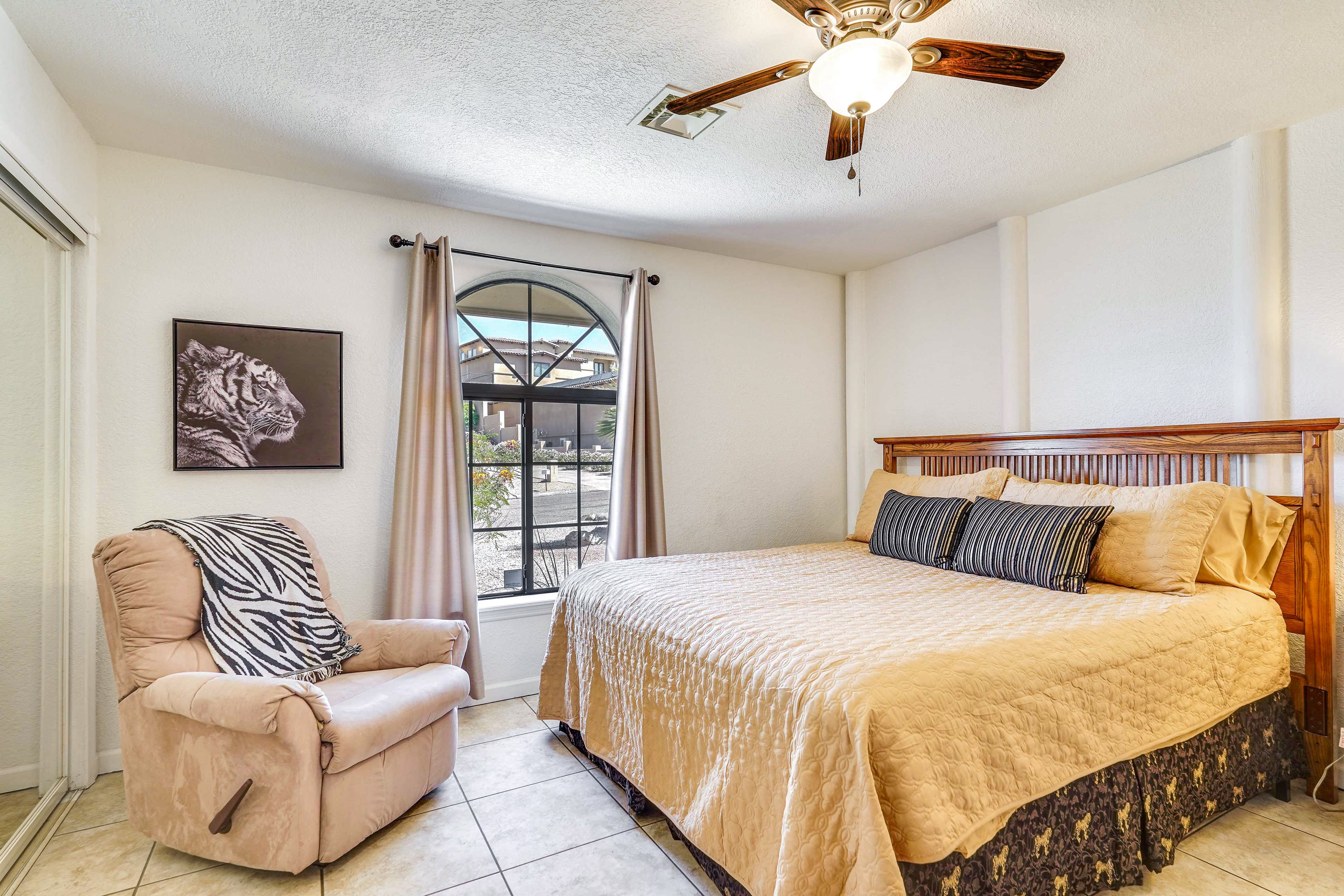 Bedroom 2 | King Bed