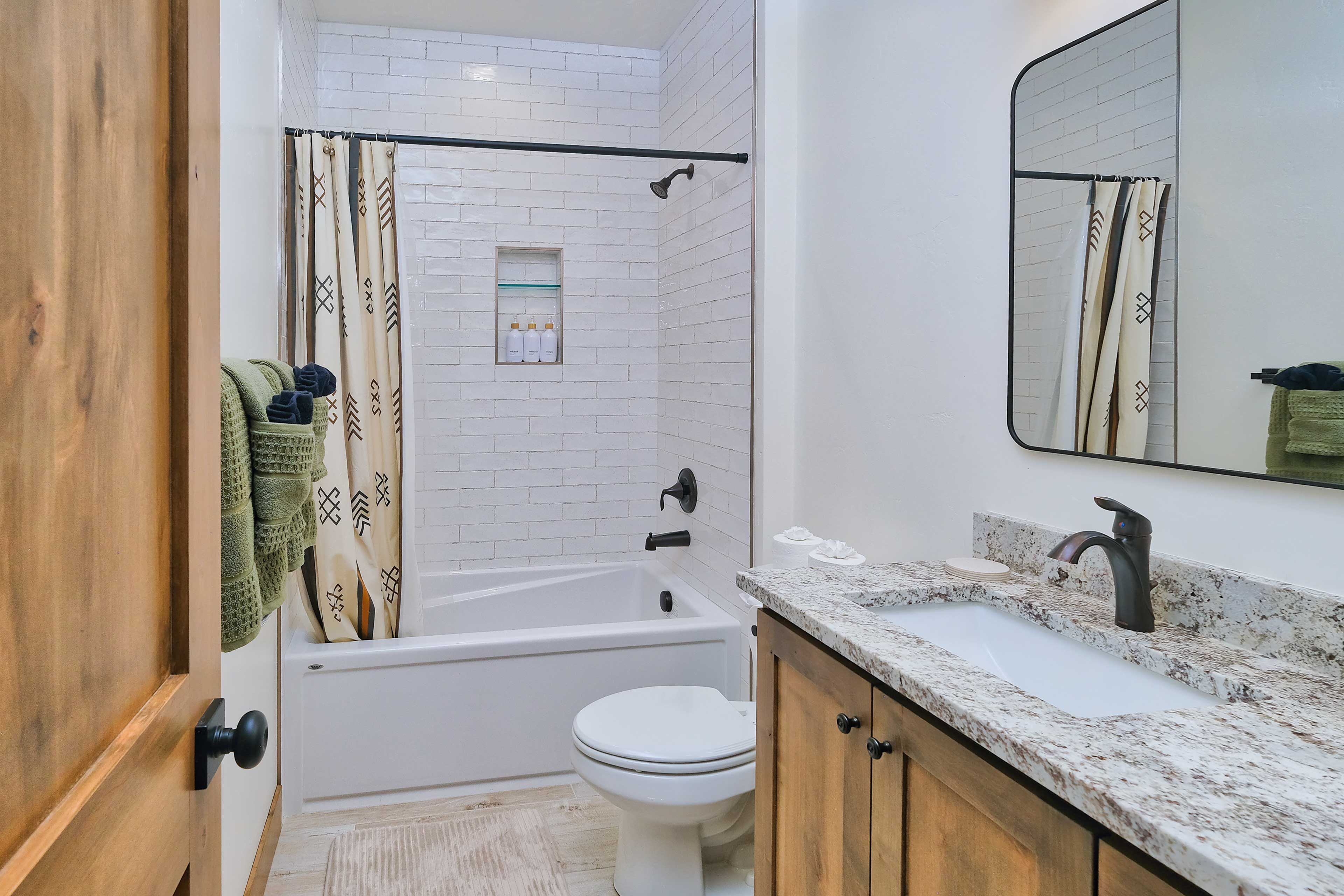 Full Bathroom | 2nd Floor