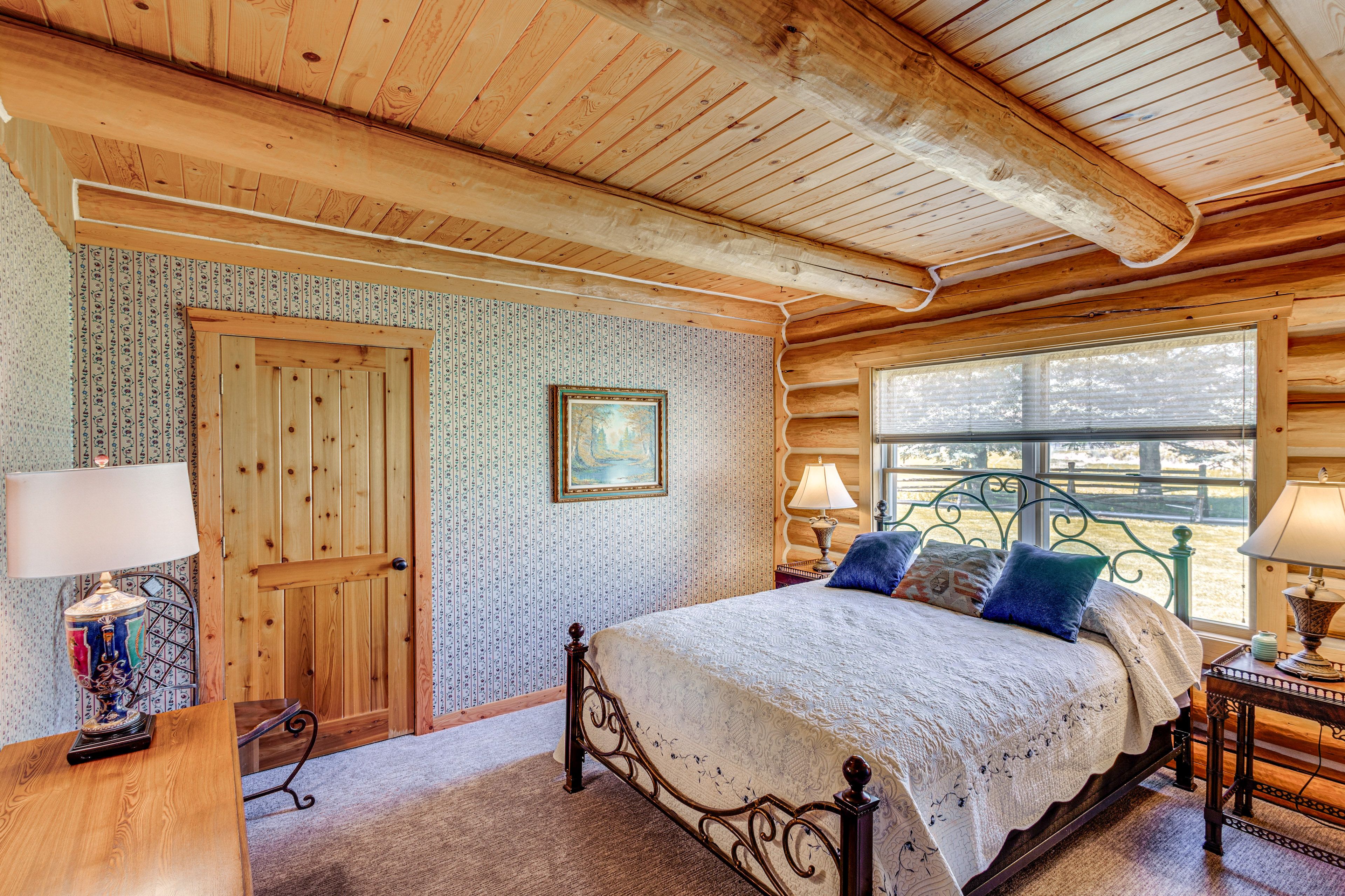 Bedroom 4 | Queen Bed | Main Level