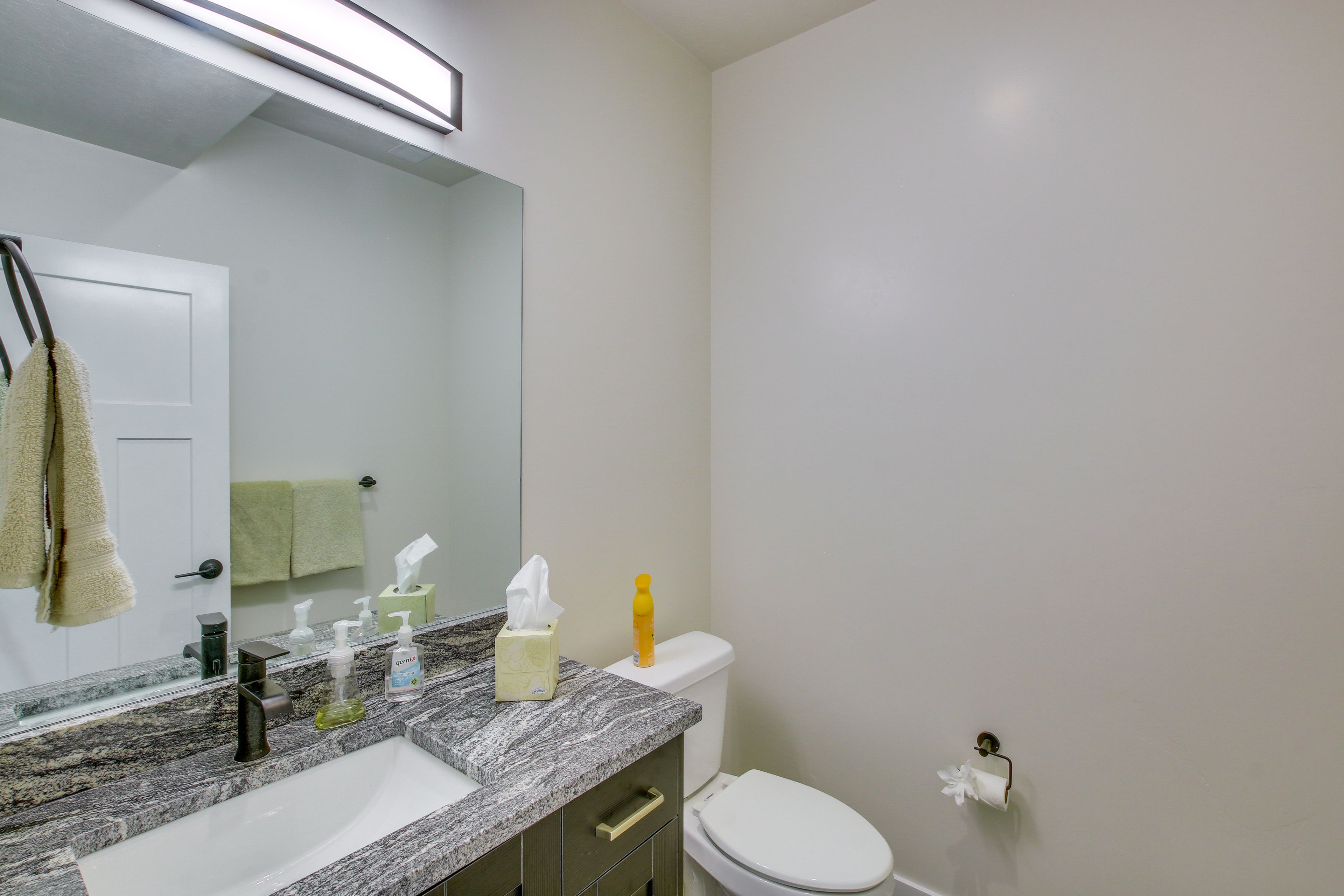 Half Bathroom | 1st Floor