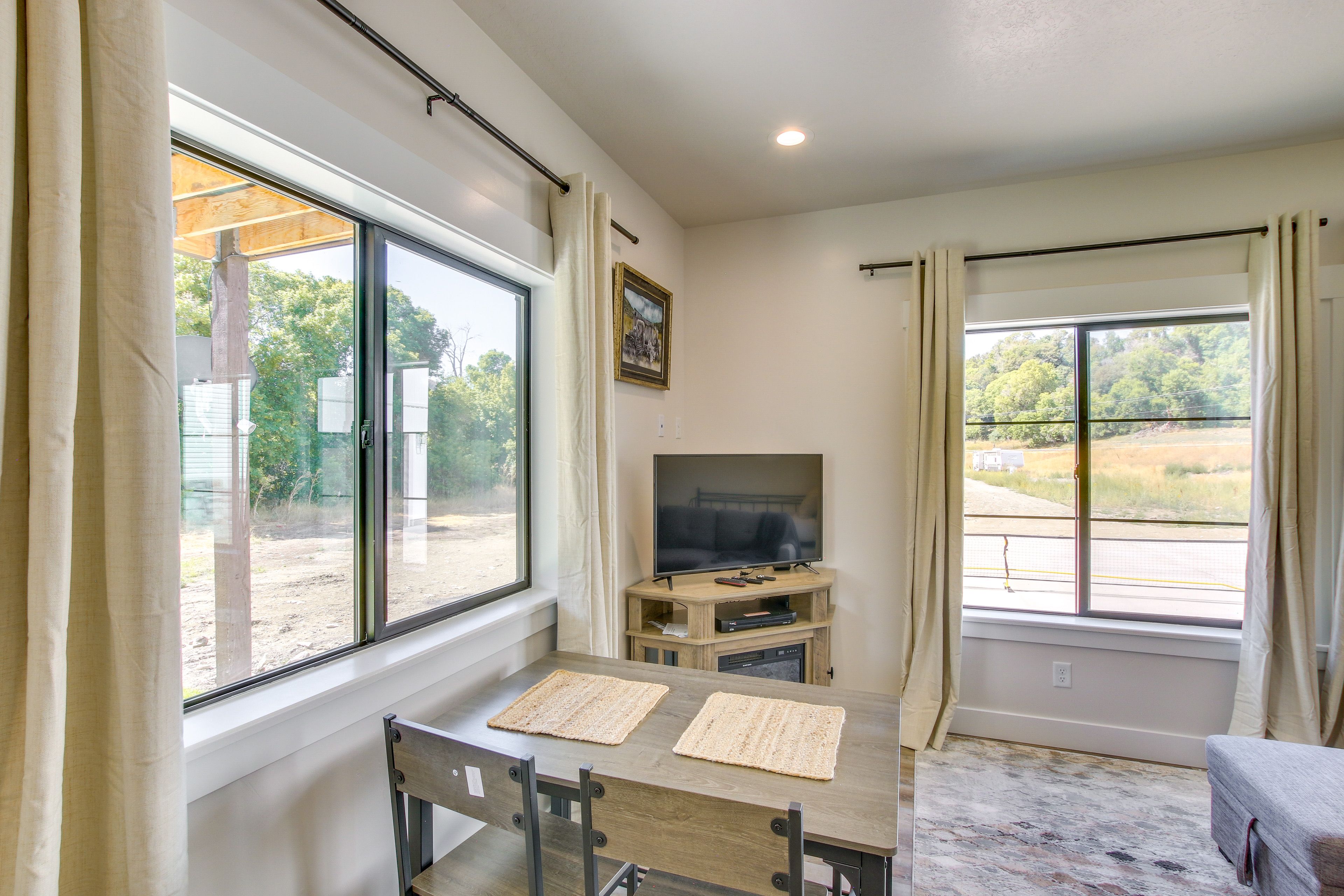Dining Area | Single-Story Unit