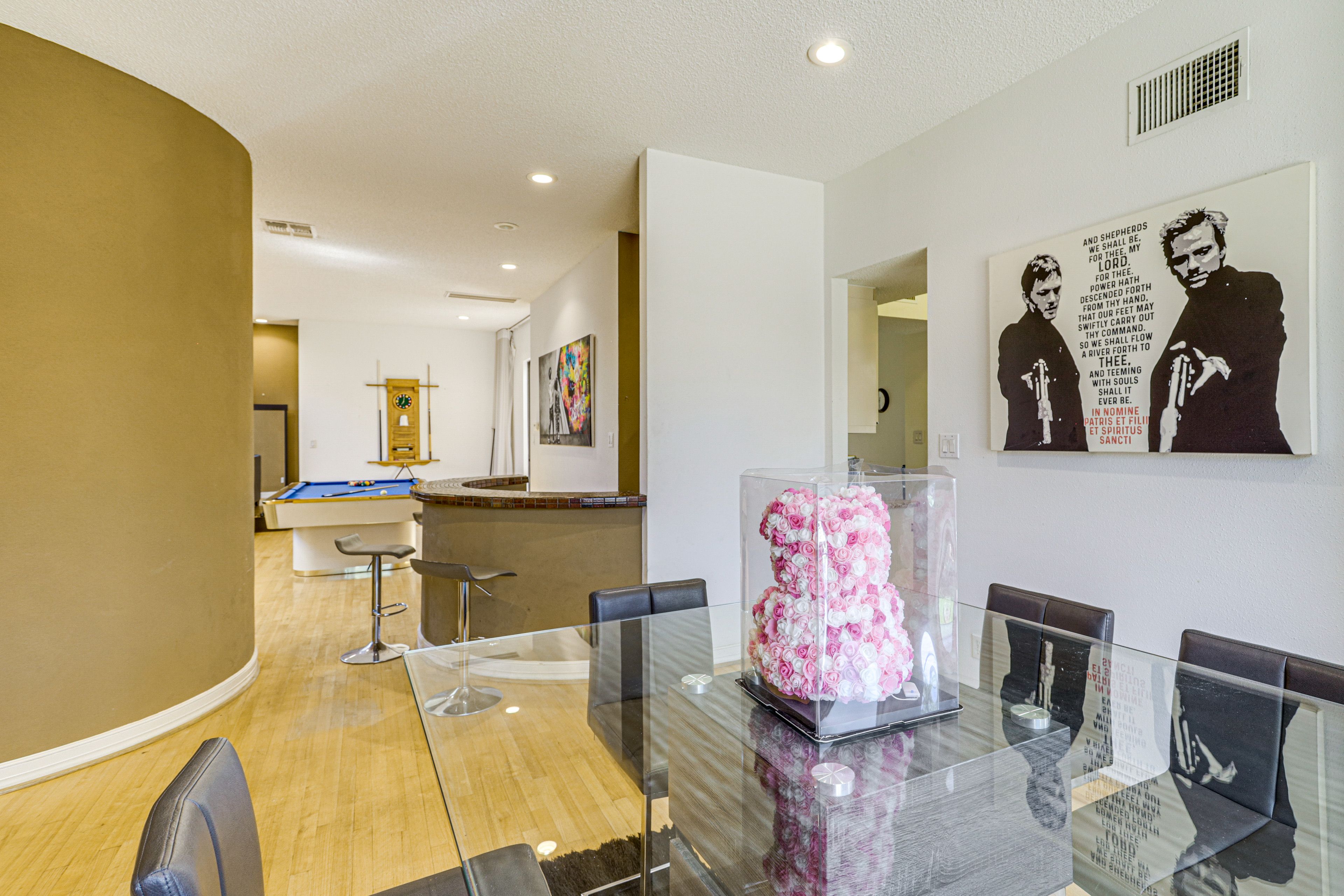 Dining Area | Dishware/Flatware Provided | 2nd Floor