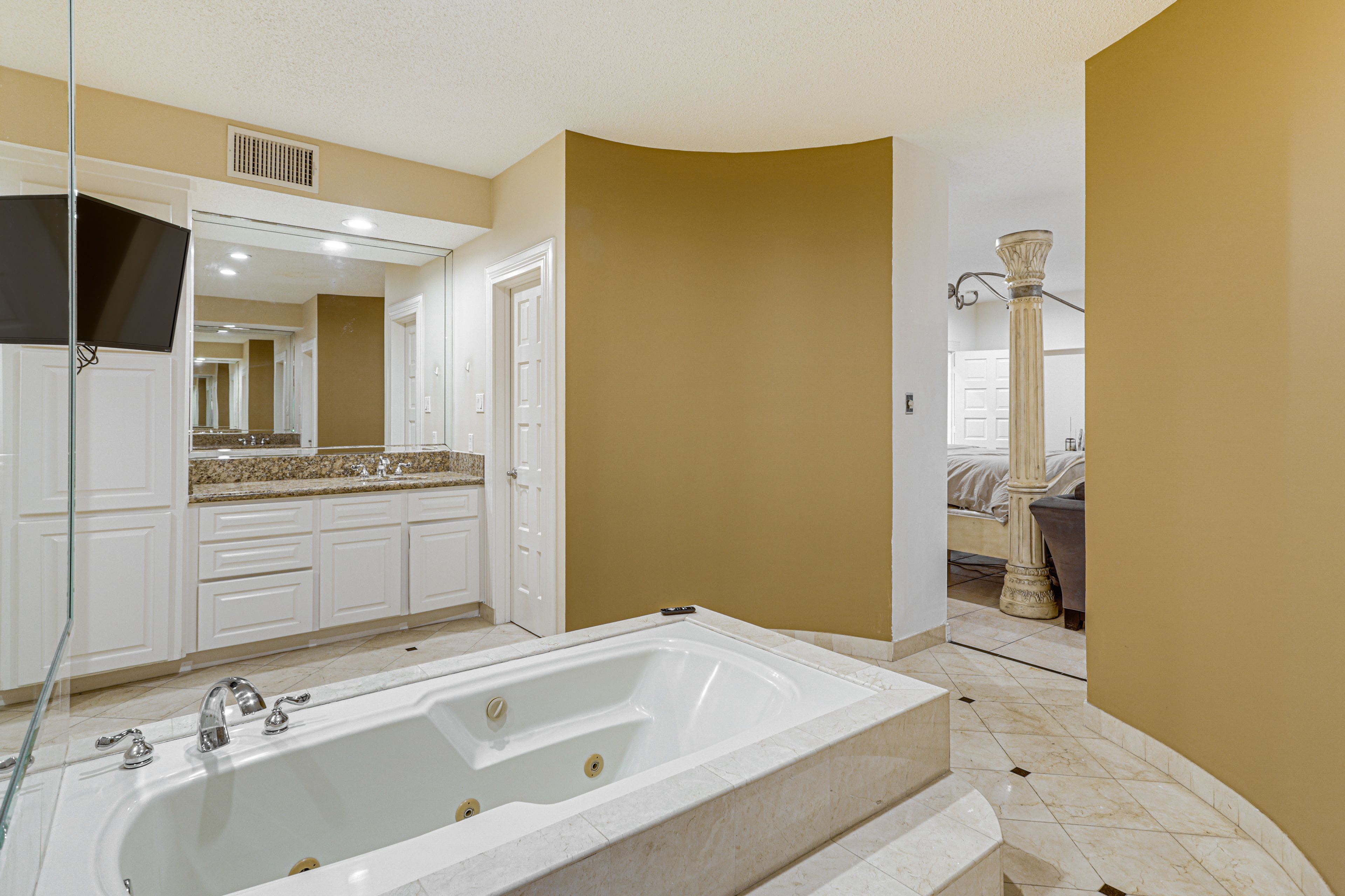 Bathroom | Towels Provided | 1st Floor