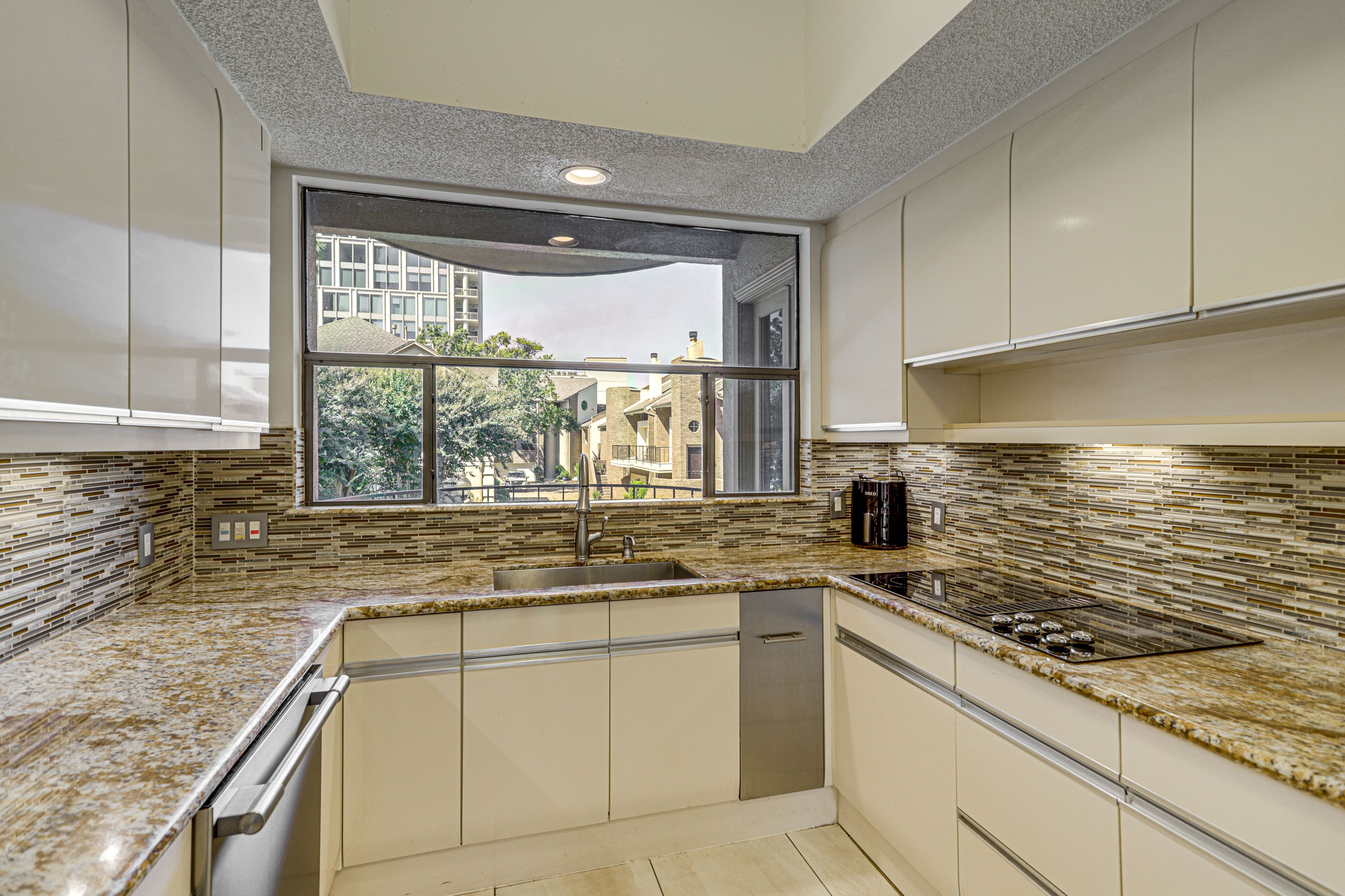Kitchen | Cooking Basics | Keurig  | 2nd Floor